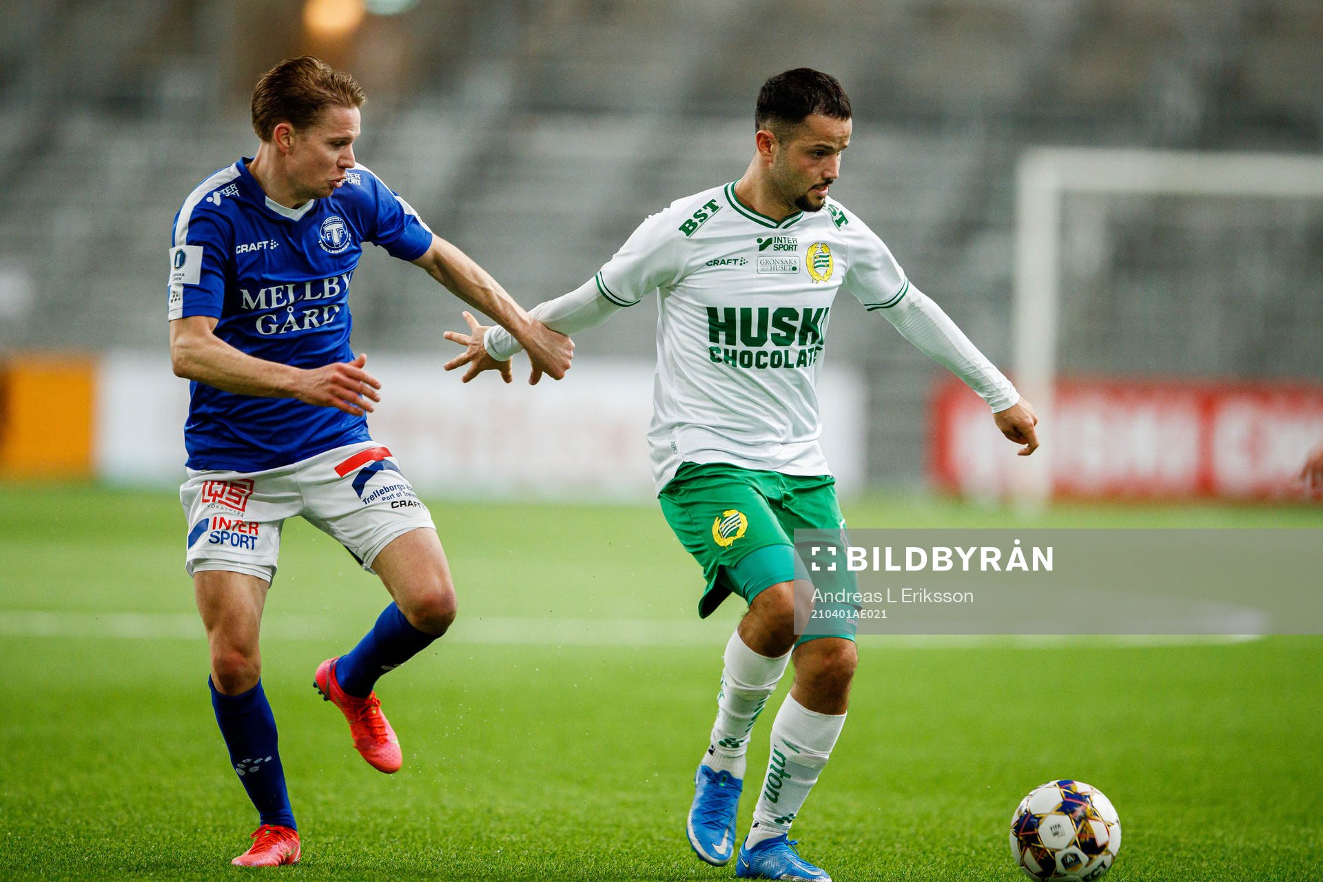 Trelleborgs Johan Blomberg och Hammarbys Mohanad Jeahze