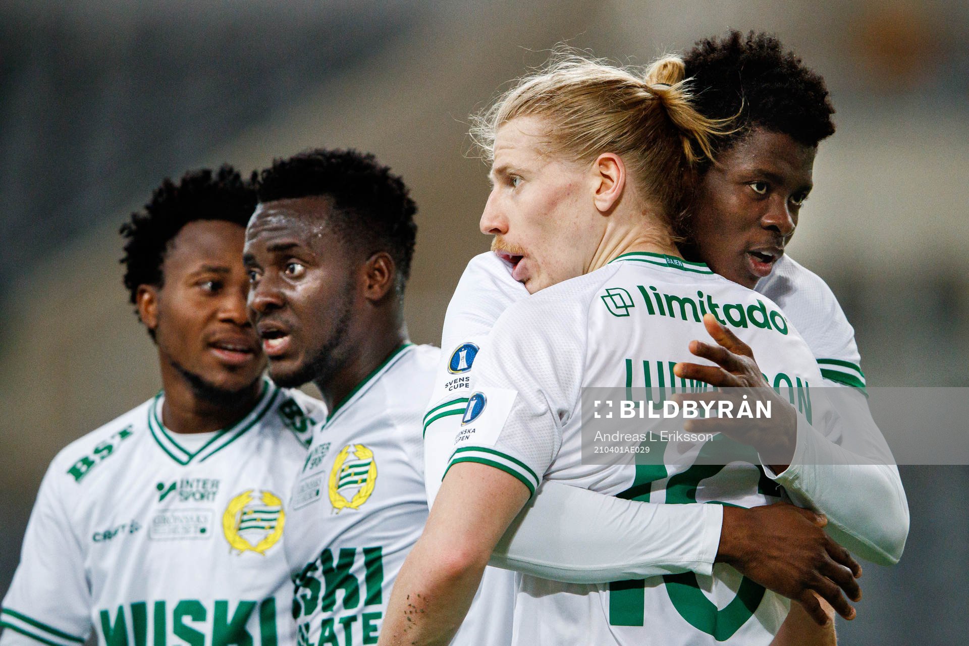 Hammarbys Gustav Ludwigson jublar med Aziz Ouattara Mohammed
