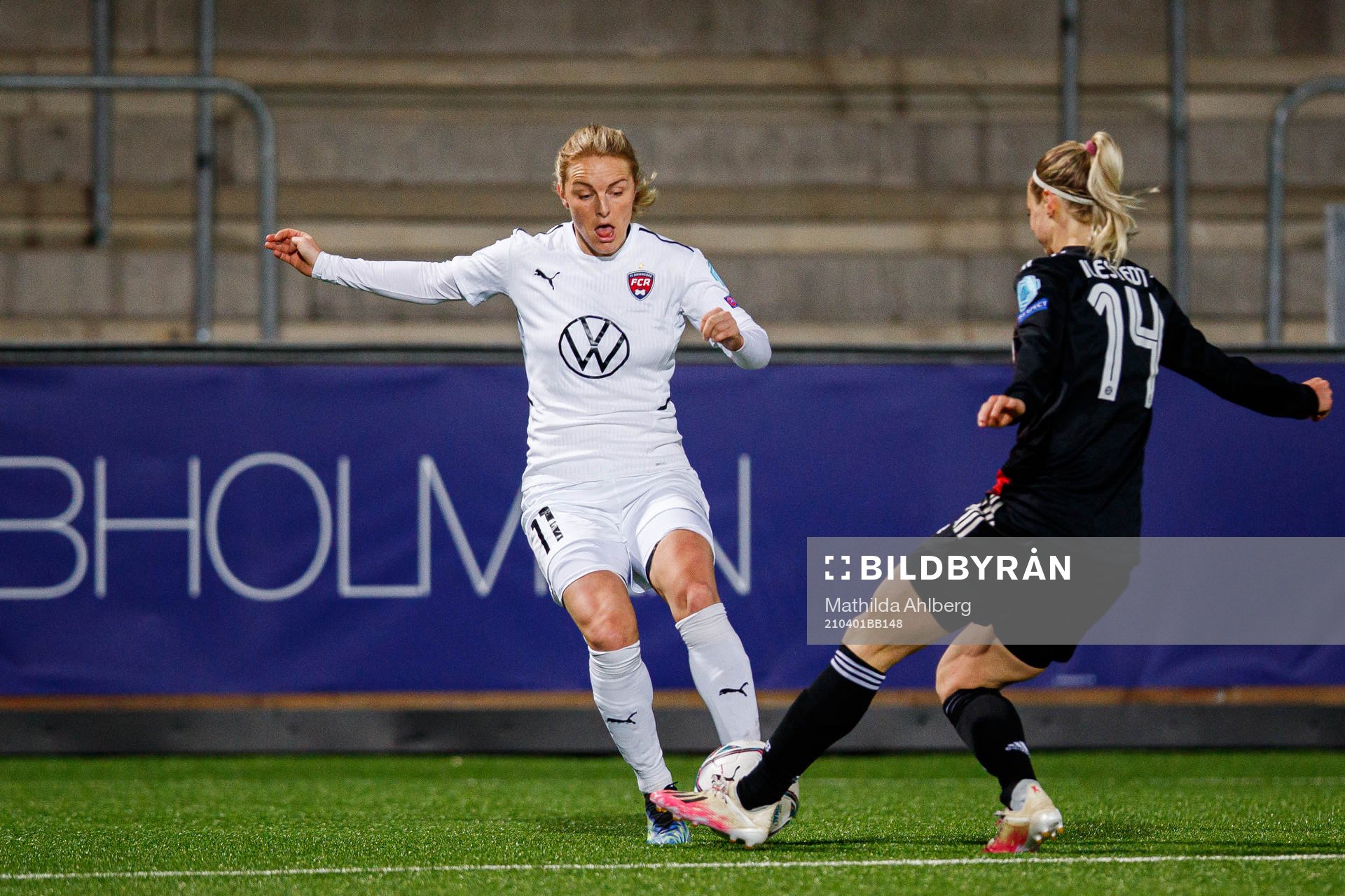 Mimmi Larsson of Rosengård and Amanda Ilestedt of Bayern