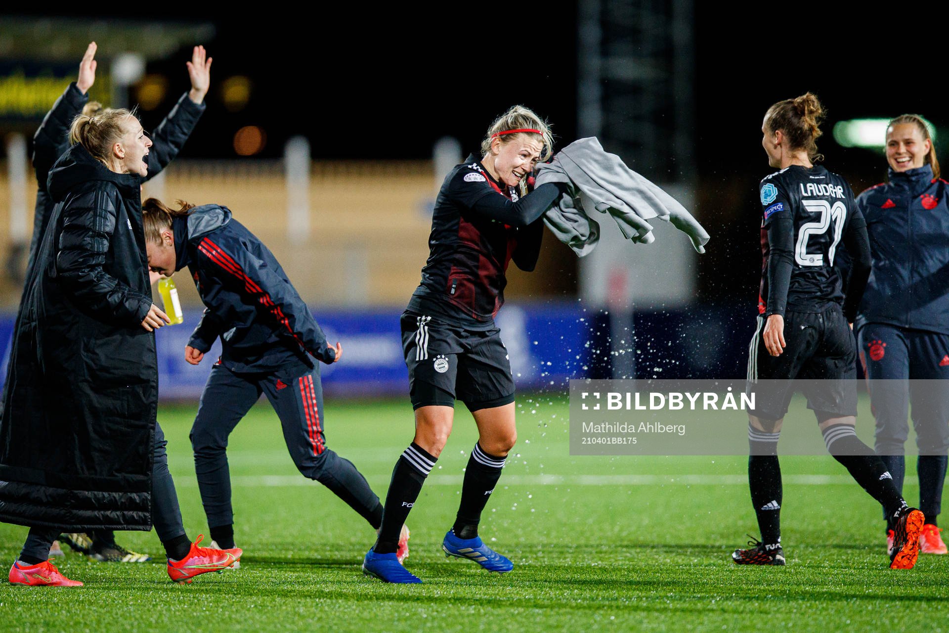 Hanna Glas of Bayern Munich celebrates