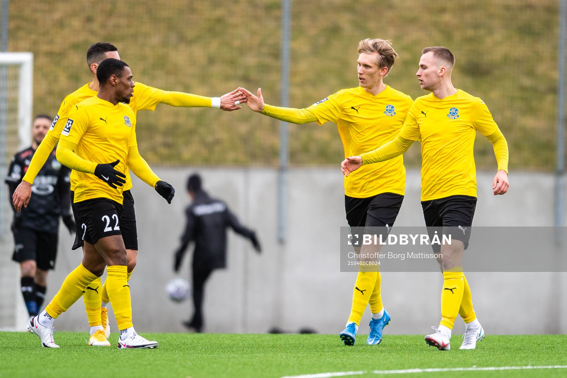 Lunds spelare jublar efter 1-1 under fotbollsmatchen i Division 1 södra mellan Lunds BK och Österlen den 2 april 2021 i Lund.