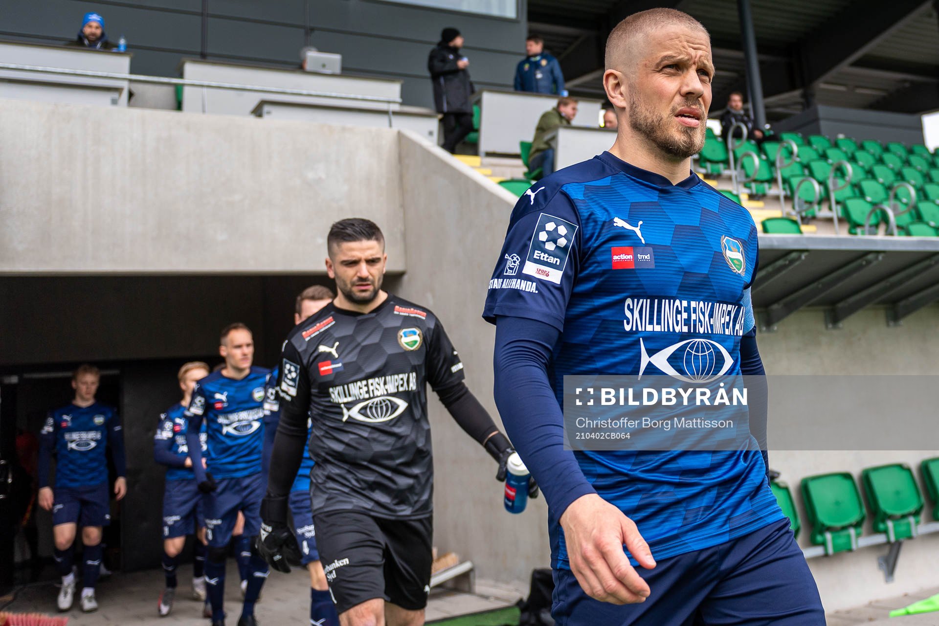 Österlens Adam Barchan gör entré till fotbollsmatchen i