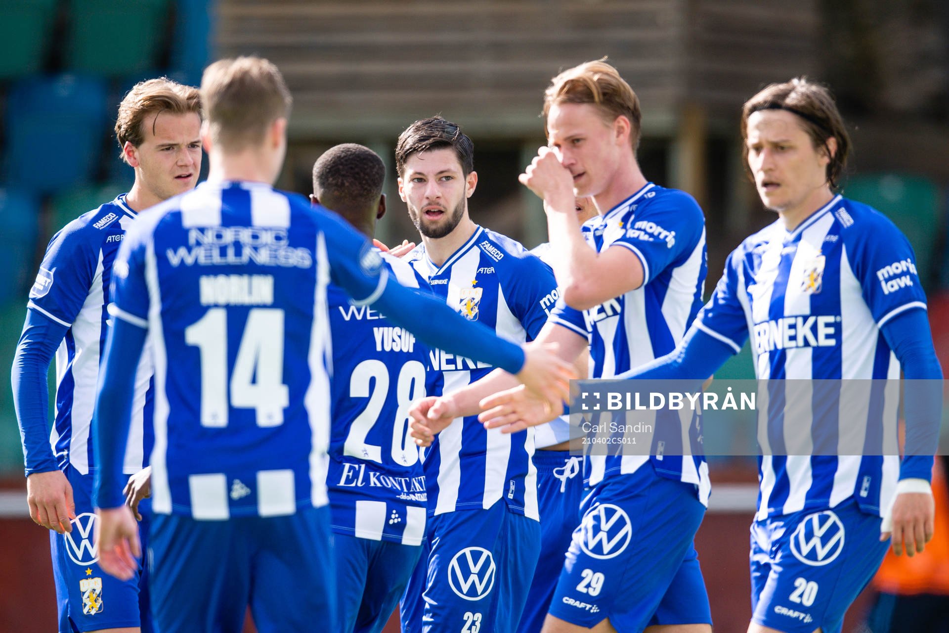 IFK Göteborgs Kevin Yakob jublar med lagkamrater