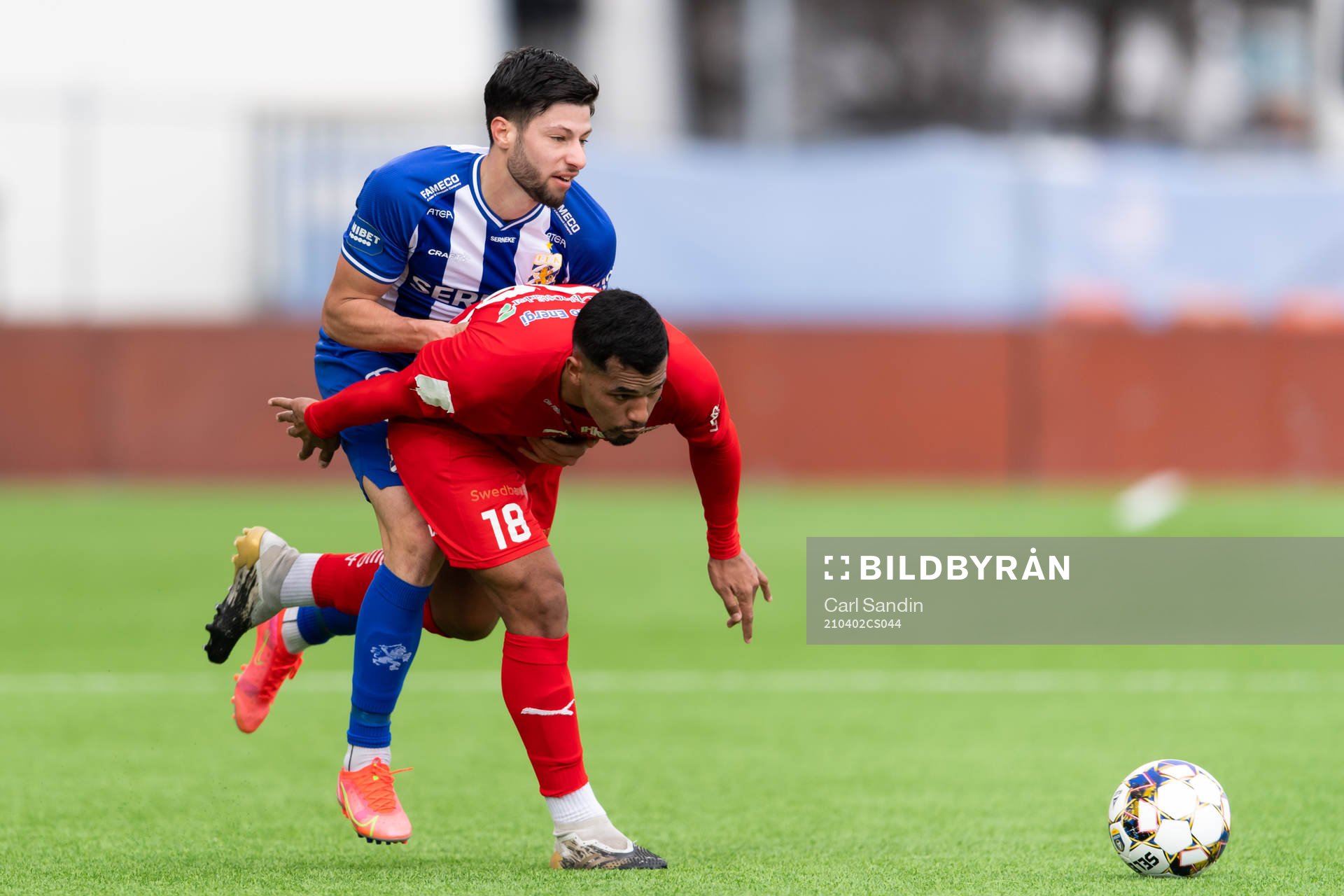 IFK Göteborgs Kevin Yakob och Värnamos Wenderson Oliveira