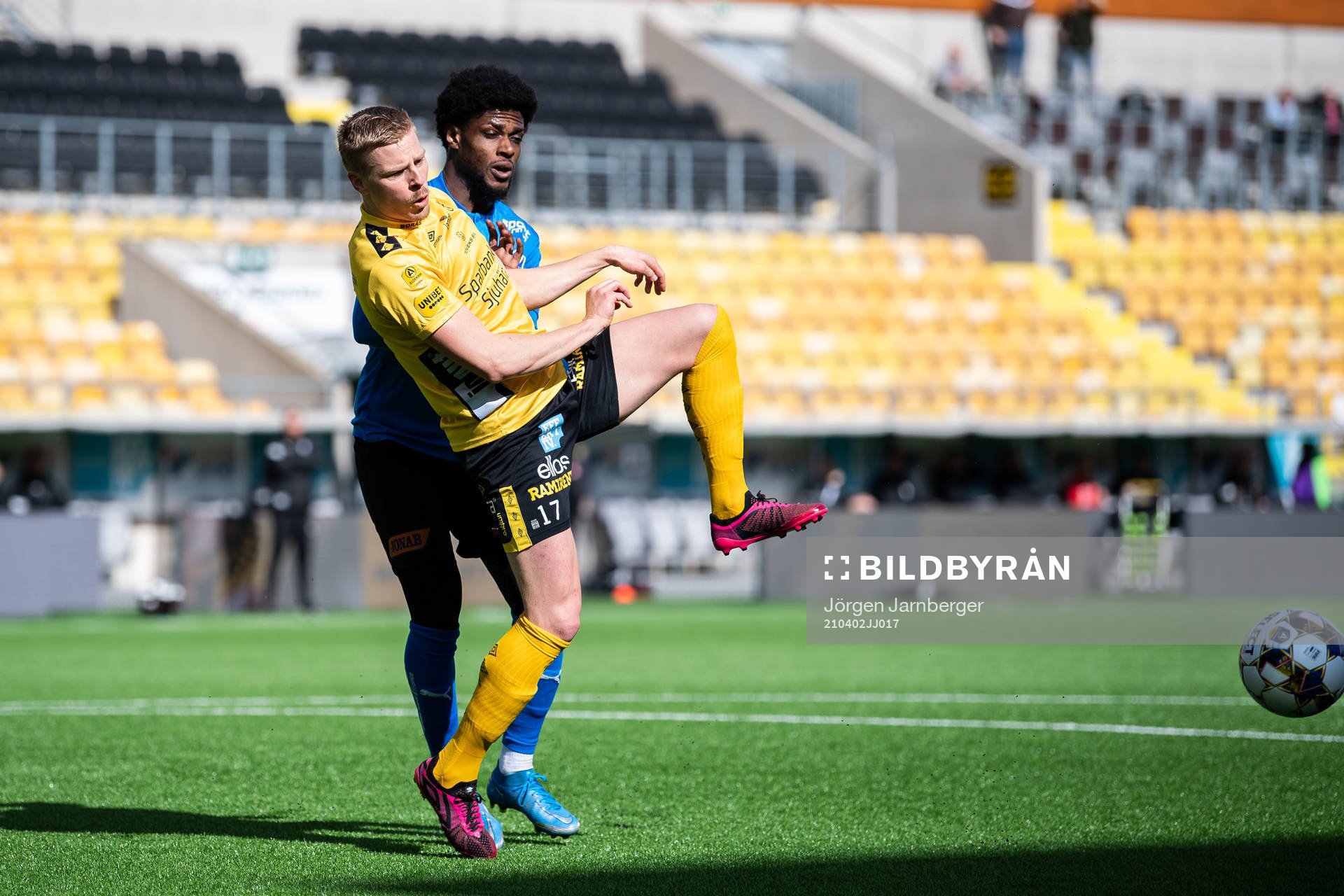 Elfsborgs Per Frick och Halmstads Joseph Baffoe