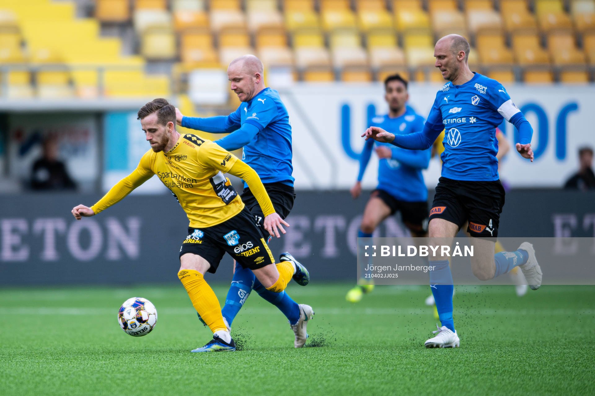 Elfsborgs Rasmus Alm och Halmstads Simon Lundevall