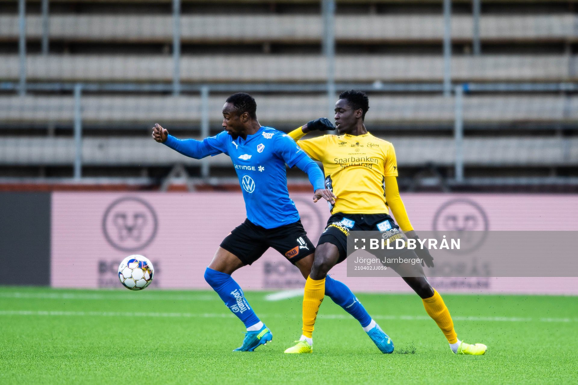 Halmstads Sadat Karim och Elfsborgs Joseph Stanley Okumu