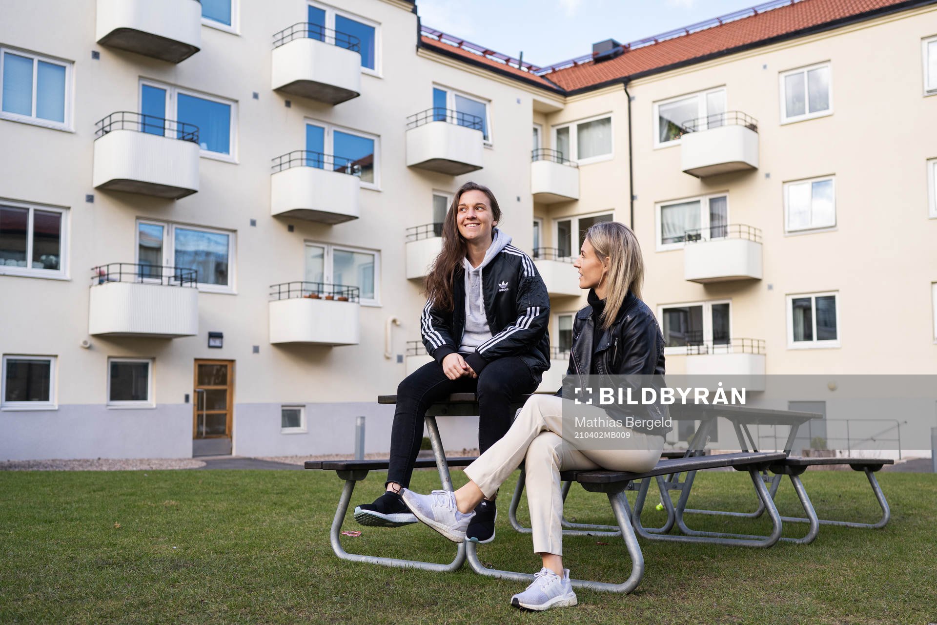 Häckens Julia Zigiotti Olme och Emma Kullberg poserar för ett porträtt den 2 april 2021 i Göteborg.