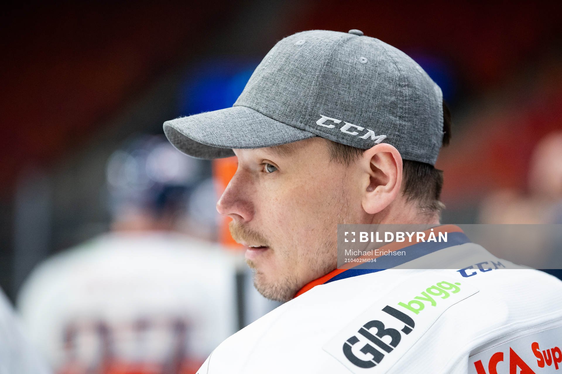 Växjös målvaktstränare Andreas Andersson ombytt som