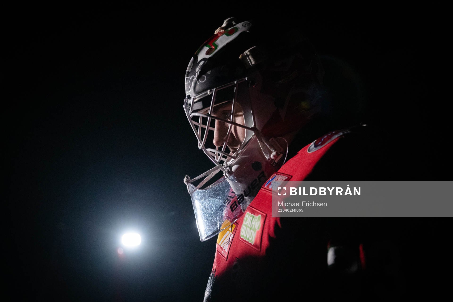 Frölundas målvakt Johan Mattsson innan ishockeymatchen i