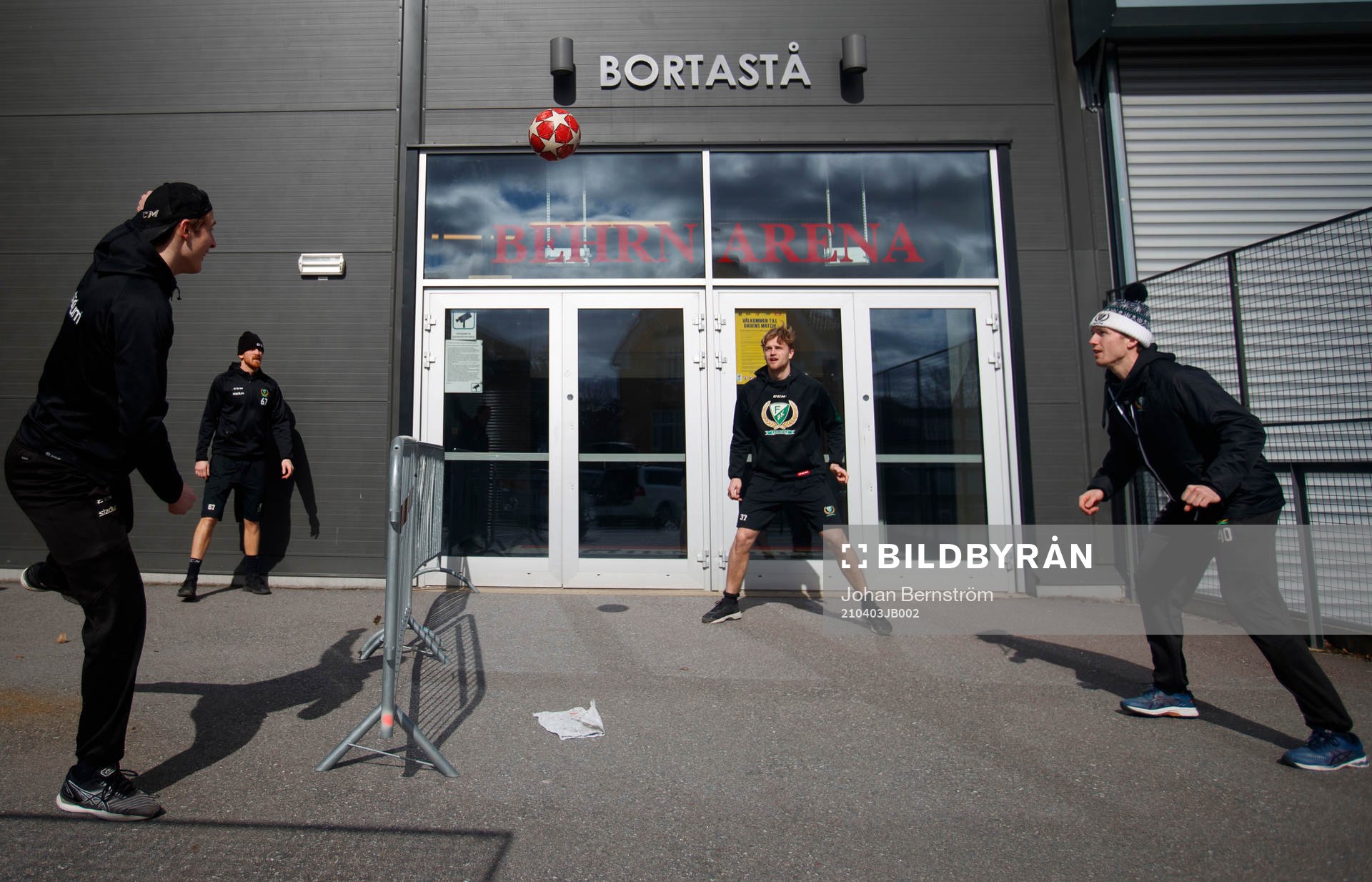Färjestadsspelarna Pontus Widerström och Albert Johansson