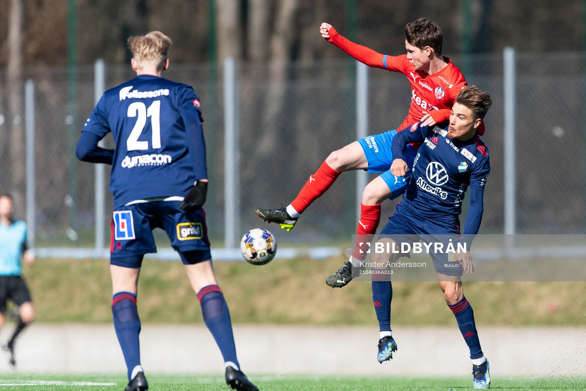 Helsingborgs Max Svensson och Östers Tatu Varmanen