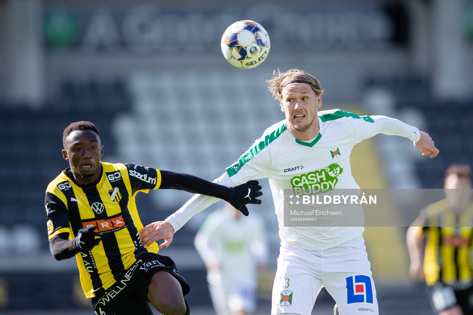 Häckens Benie Adama Traore och Varbergs Hampus Zachrisson