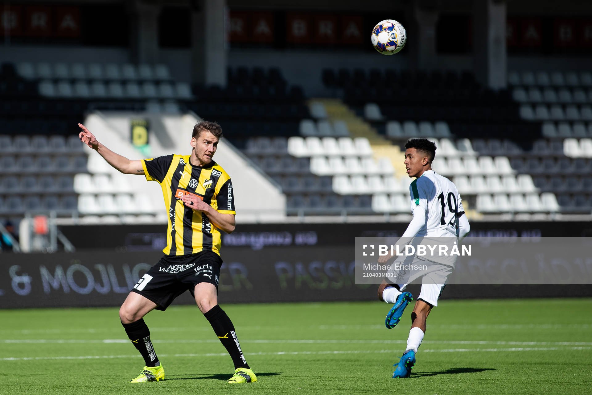 Häckens Johan Hammar och Varbergs Tashreeq Matthews