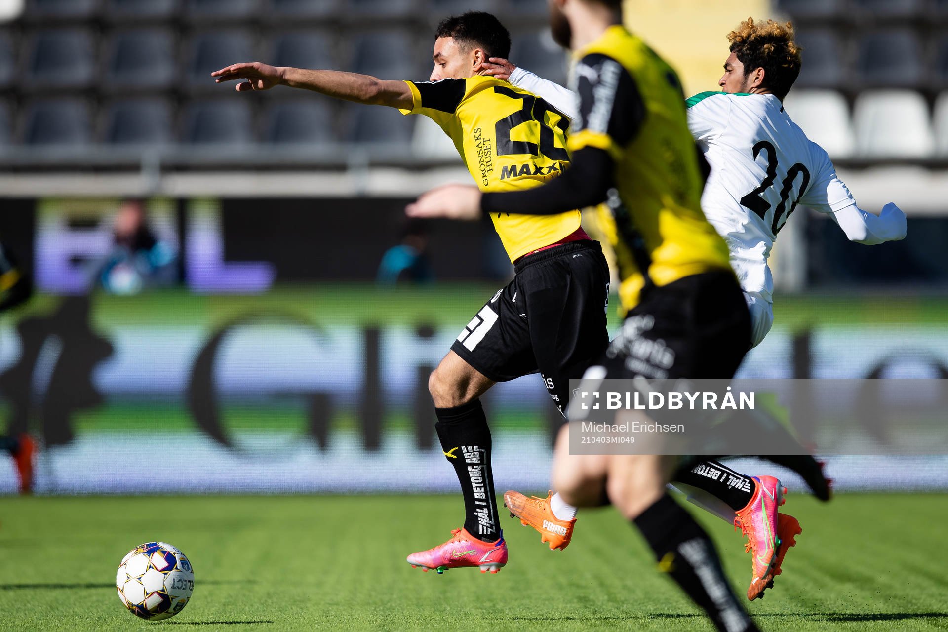 Häckens Ali Youssef och Varbergs Keanin Ayer