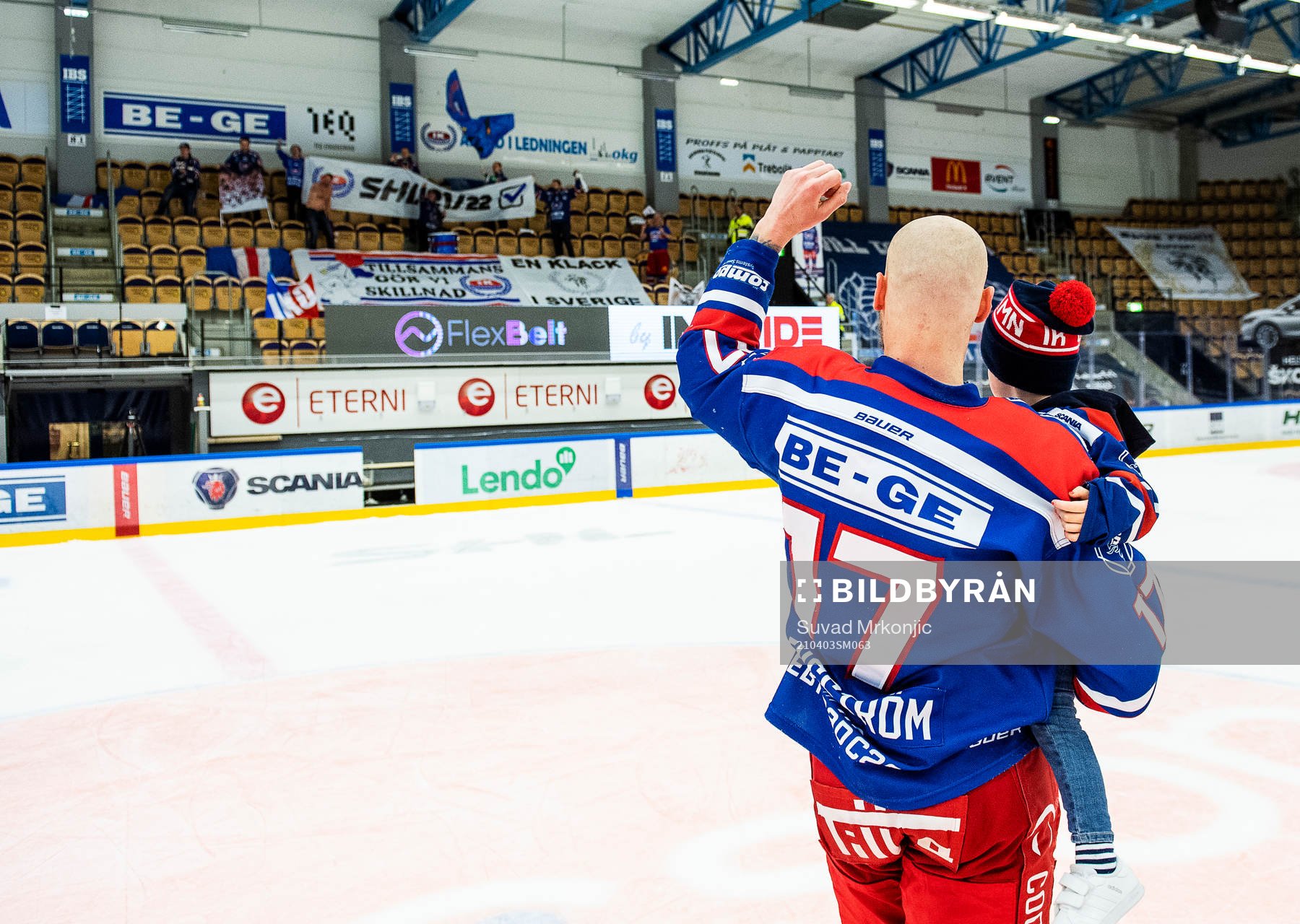 Oskarshamns Jonas Engström jublar