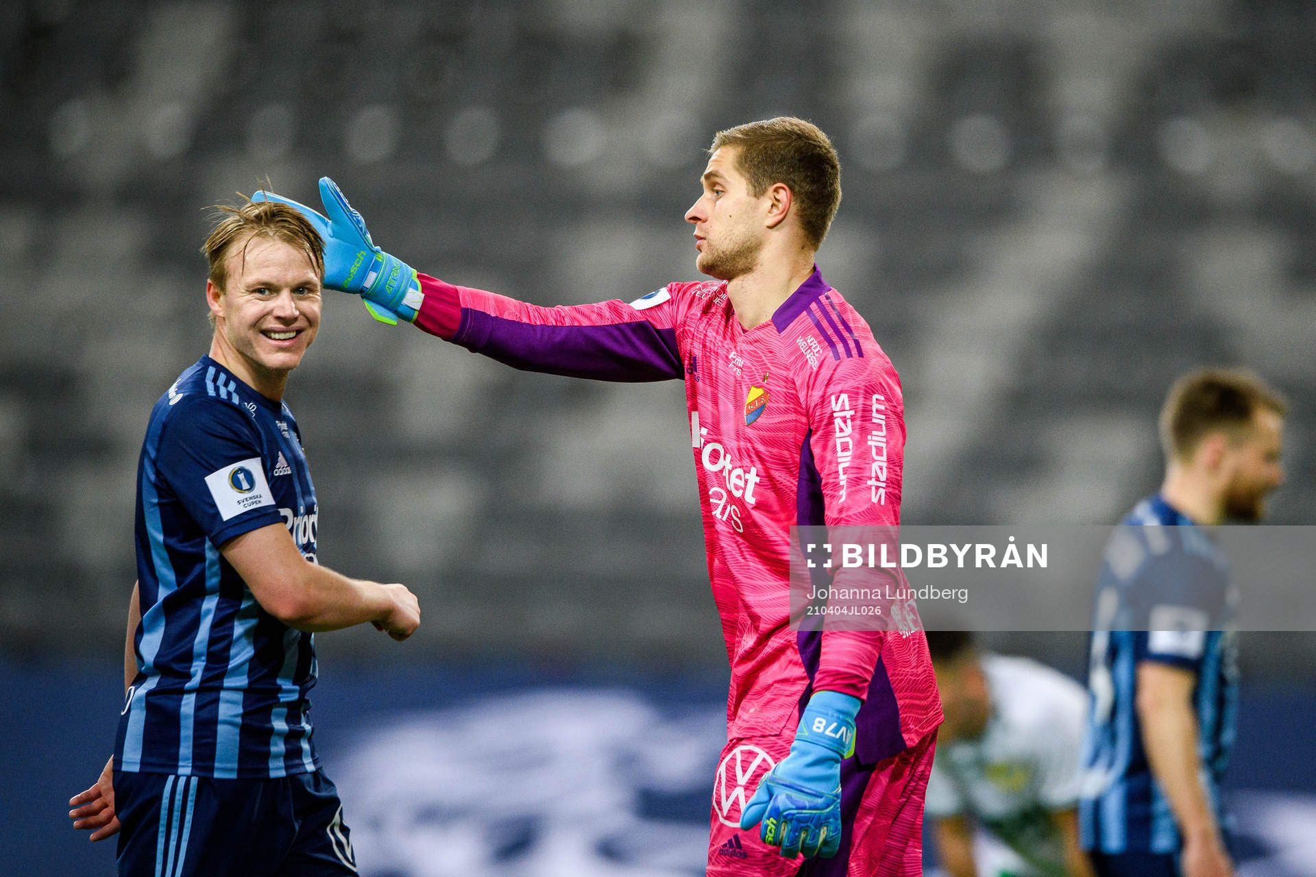 Djurgårdens Elliot Käck och målvakt Aleksandr Vasyutin