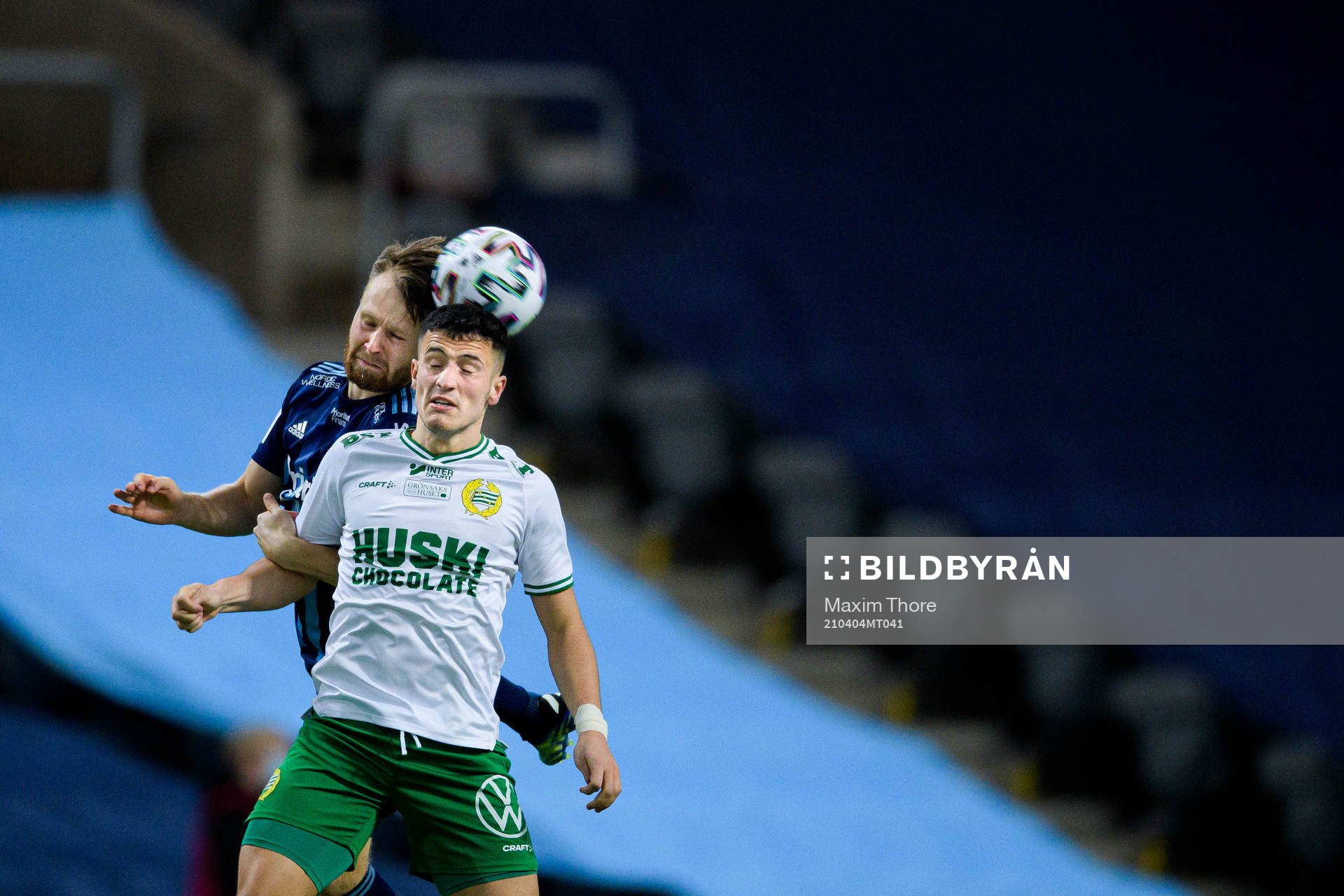 Djurgårdens Jacob Une Larsson och Hammarbys Astrit Selmani