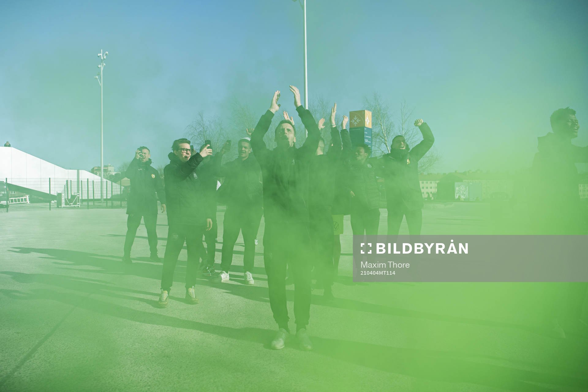 Hammarbys Jeppe Andersen tackar supportrar som kommit till