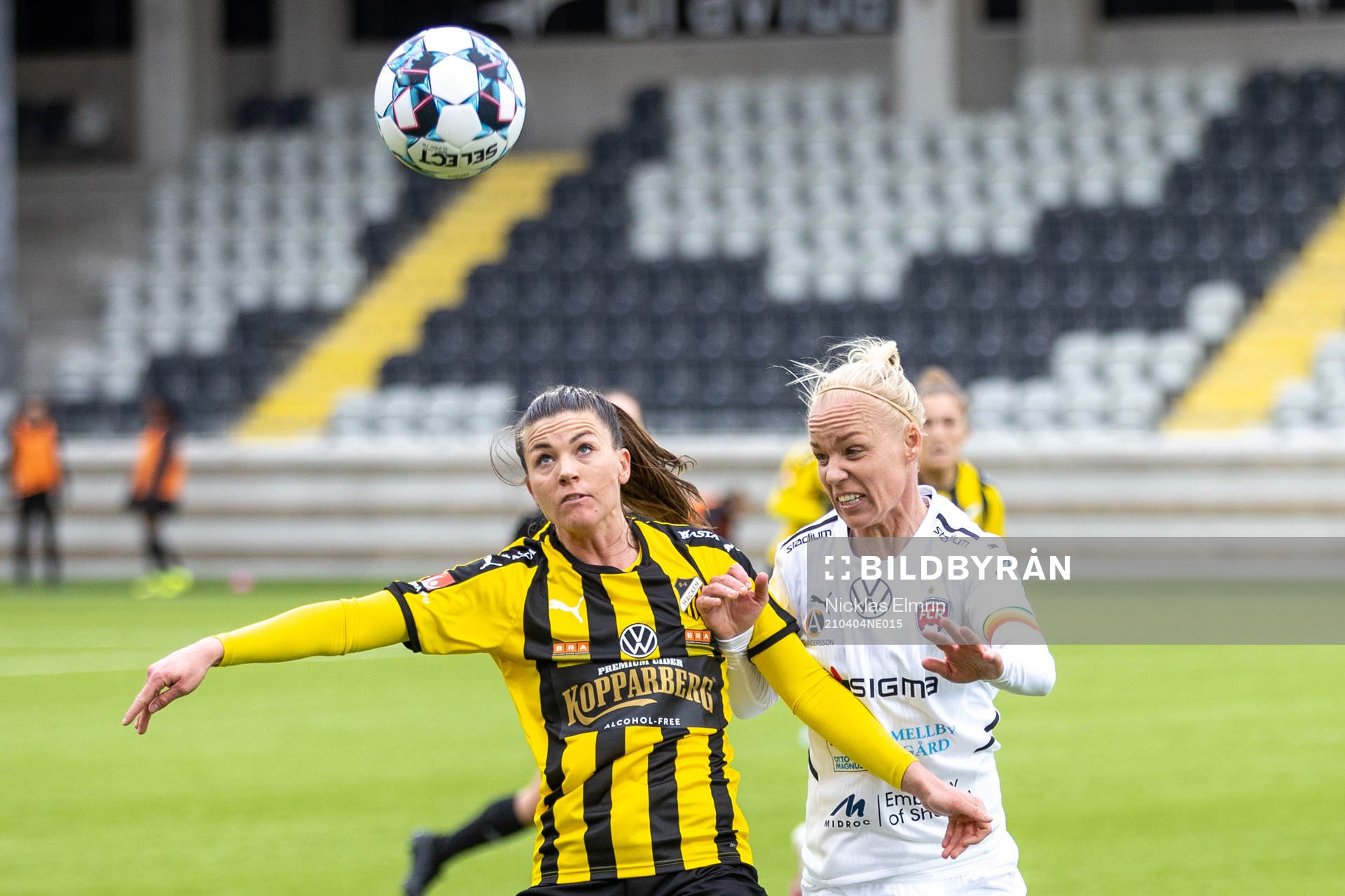 Häckens Pauline Hammarlund mot Rosengårds Caroline Seger