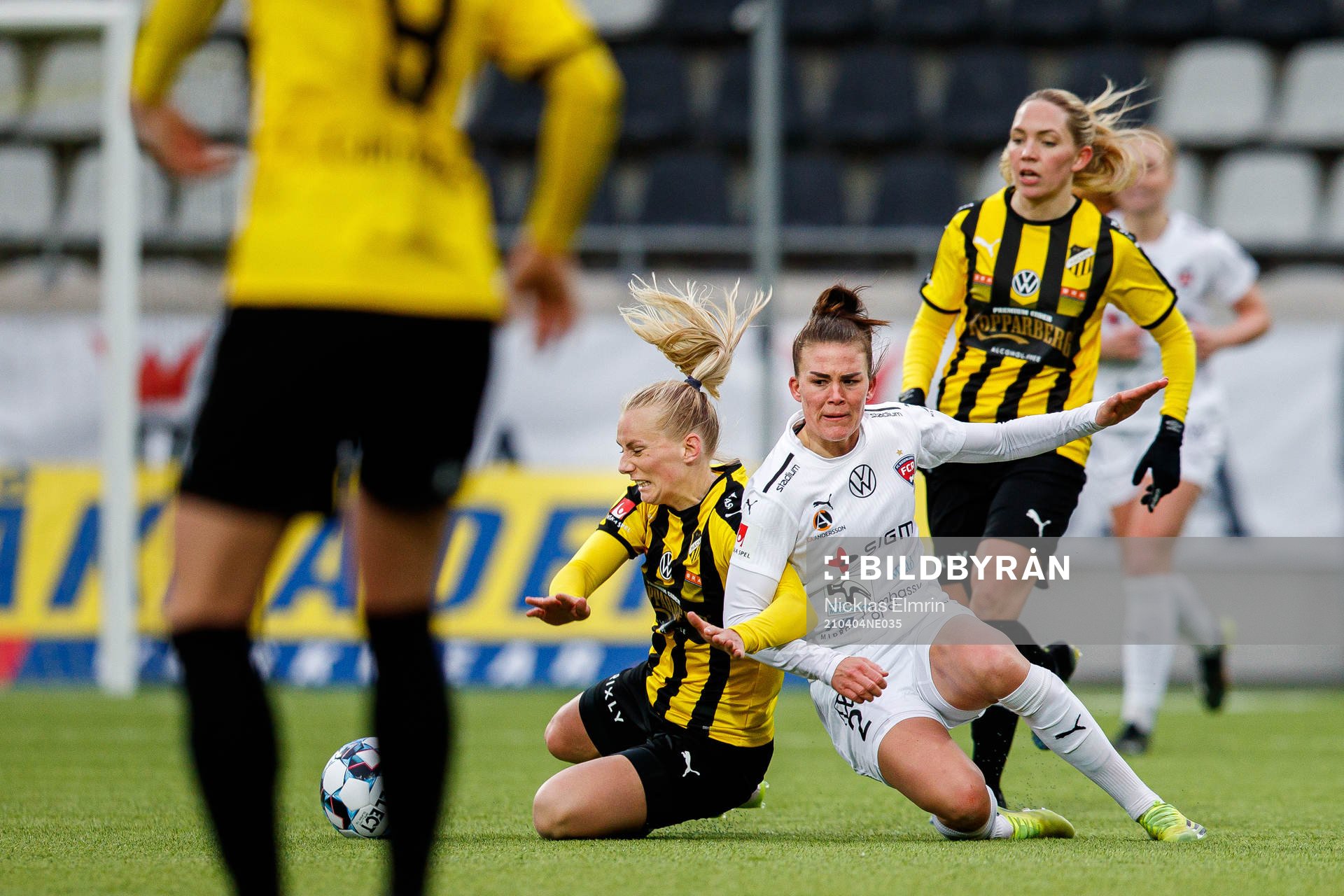 Rosengårds Katrine Veje och Häckens Stina Blackstenius