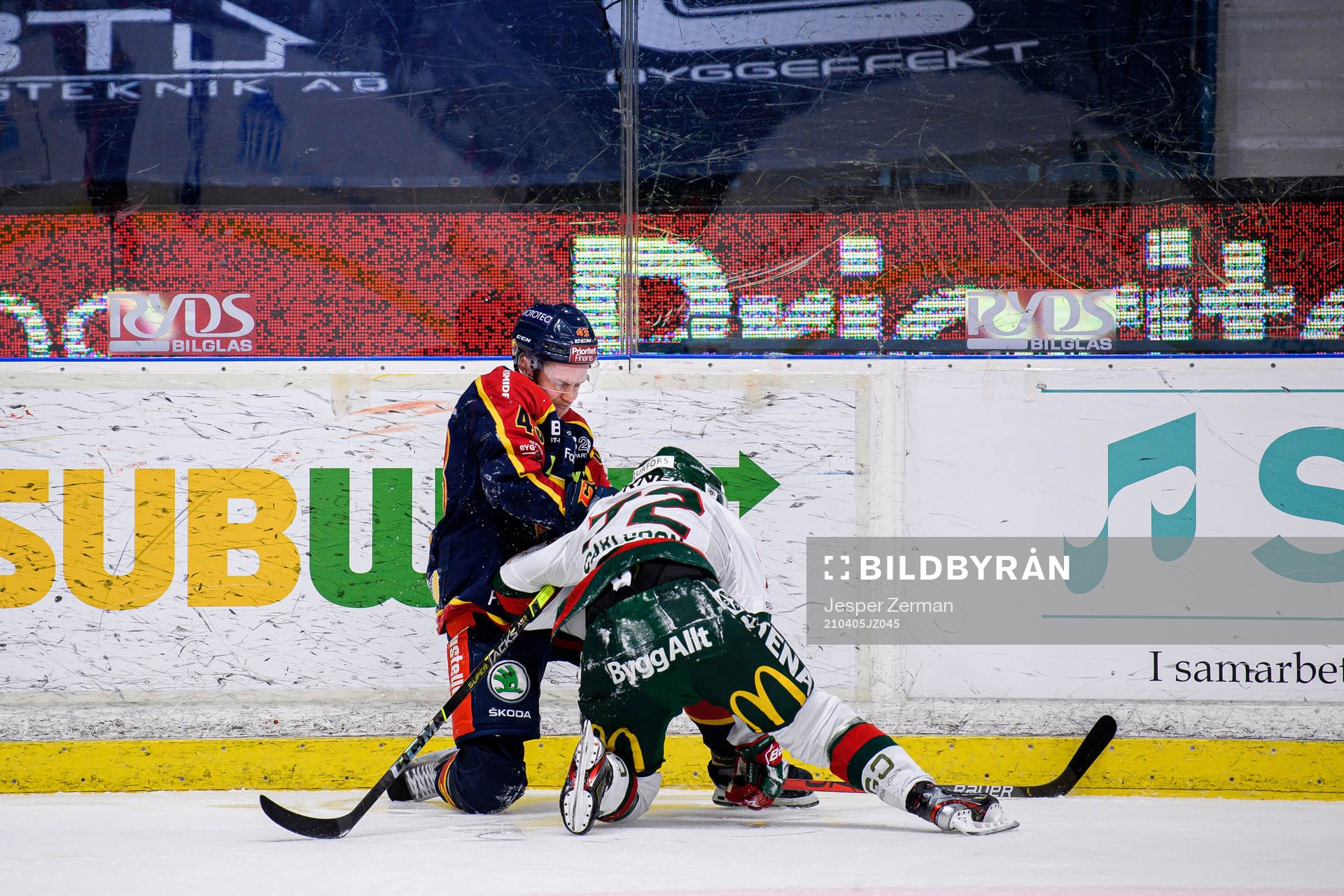 Djurgårdens Tom Nilsson och Frölundas Patrik Carlsson