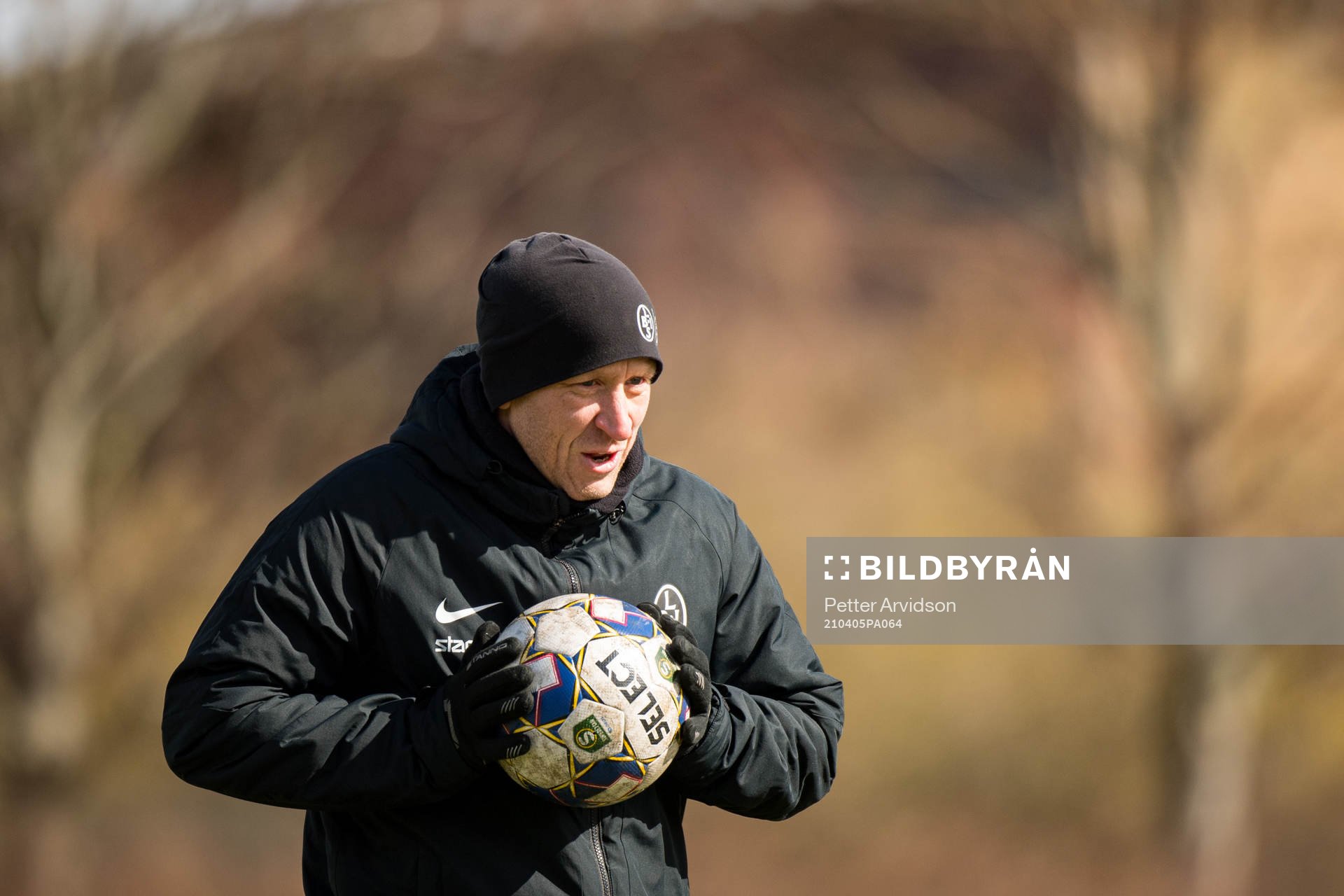 Tränare Billy Magnusson under en fotbollsträning med Landskrona den 5 april 2021 i Landskrona. 