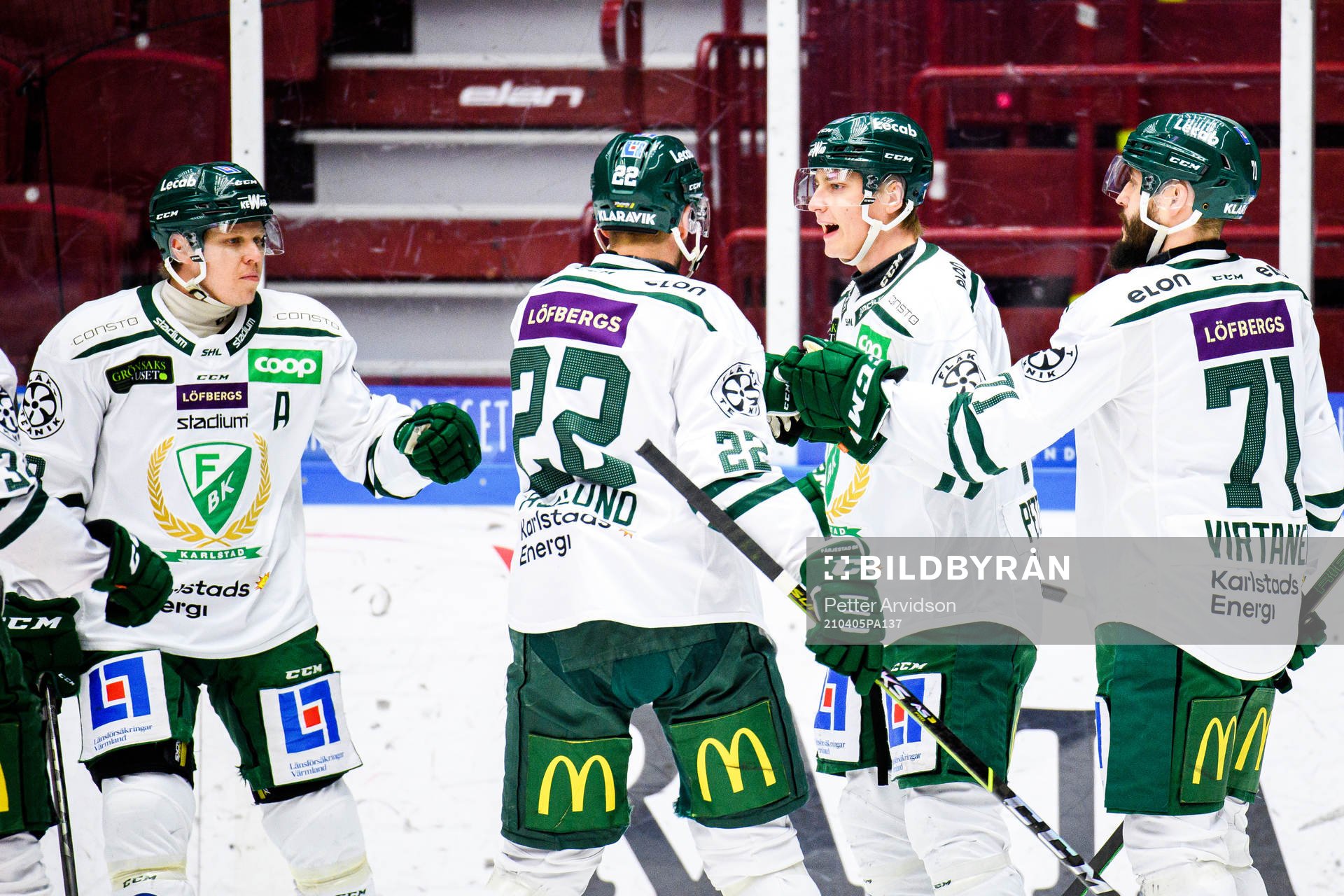 Färjestads Daniel Viksten och Jacob Peterson jublar