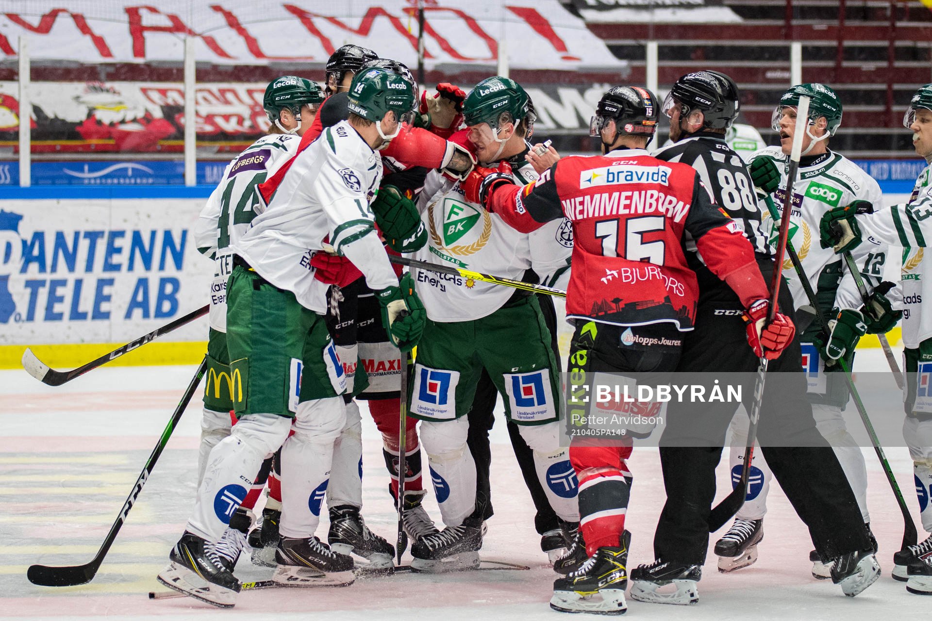 Malmö Redhawks Oliver Lauridsen slår Färjestads Adam