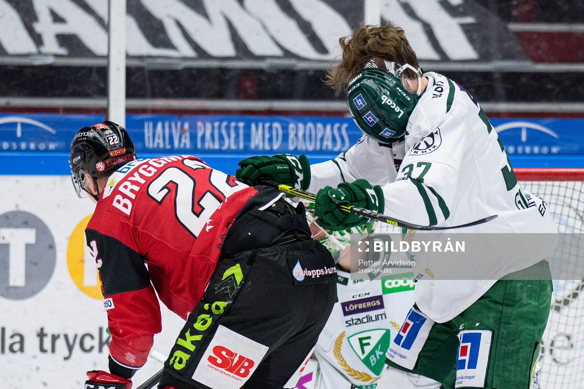 Färjestads Adam Ginning och Malmö Redhawks Lars Bryggman