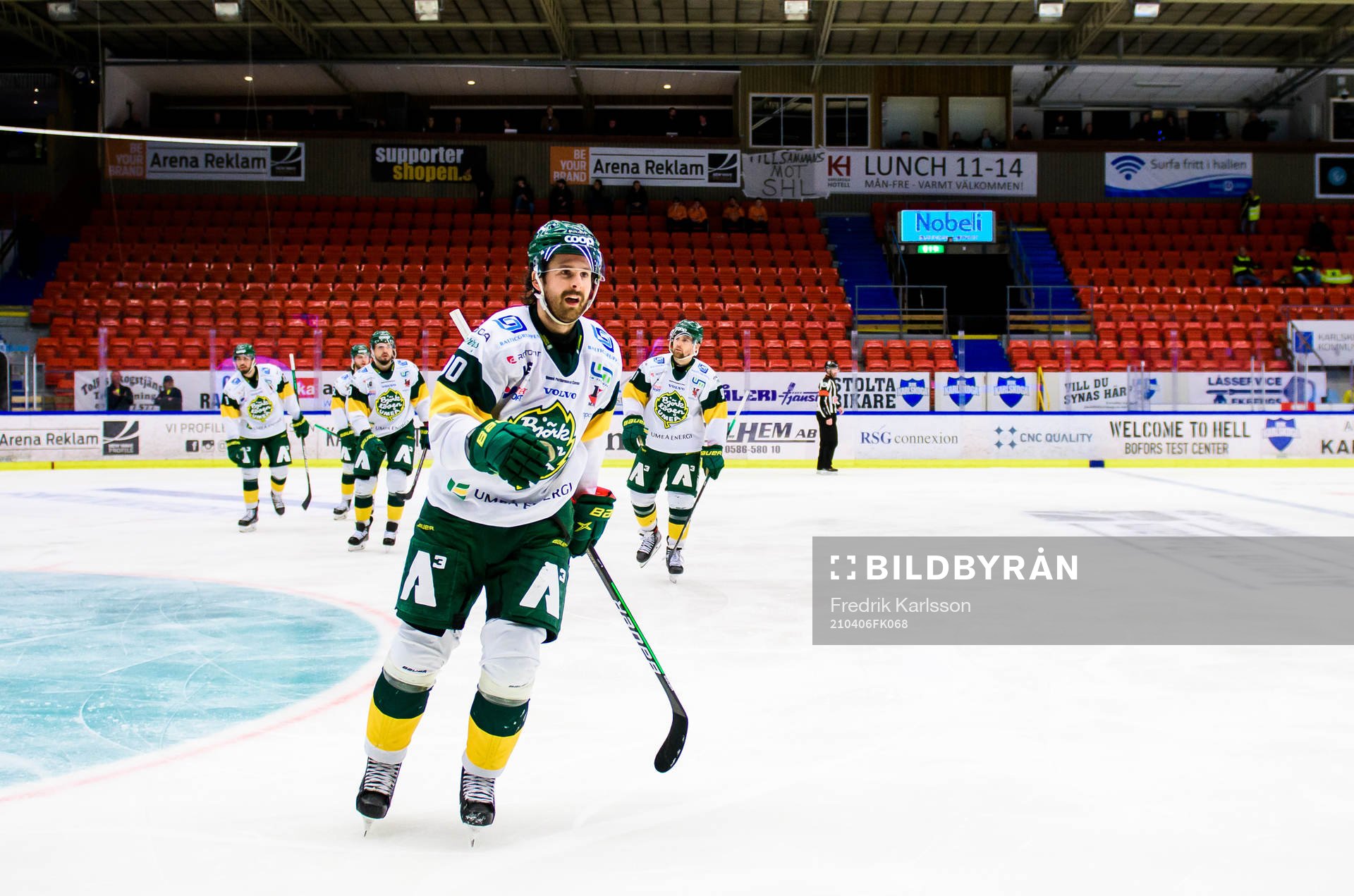 Björklövens Alex Hutchings jublar