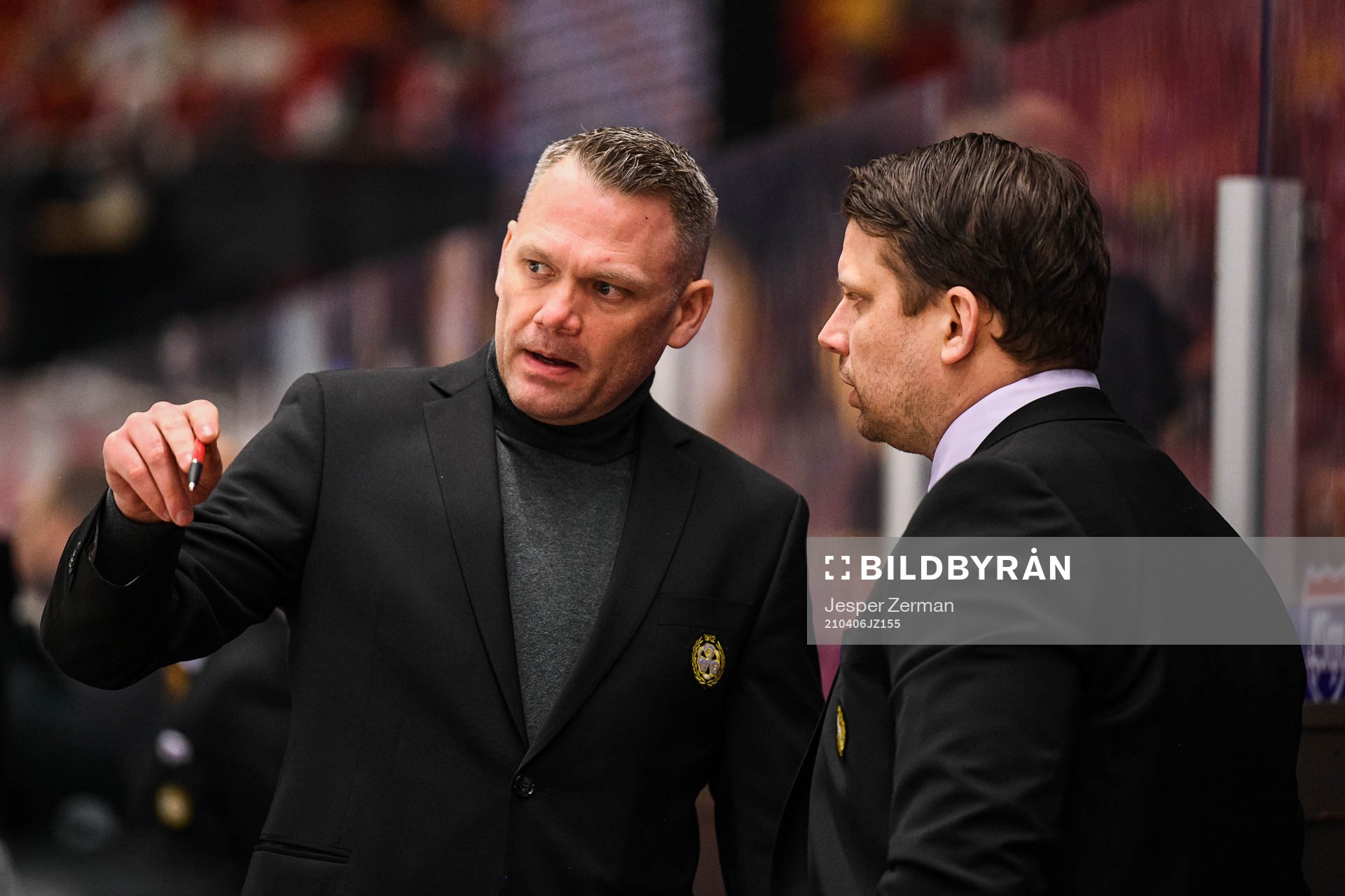 Brynäs assisterande tränare Mikael Holmqvist och tränare