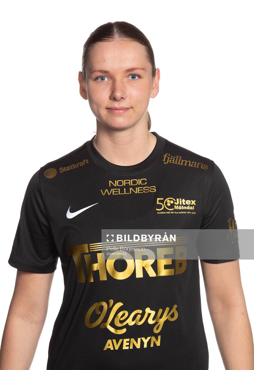 Jitex målvakt Anna Larsson poserar för ett porträtt den 7 april 2021 i Mölndal.