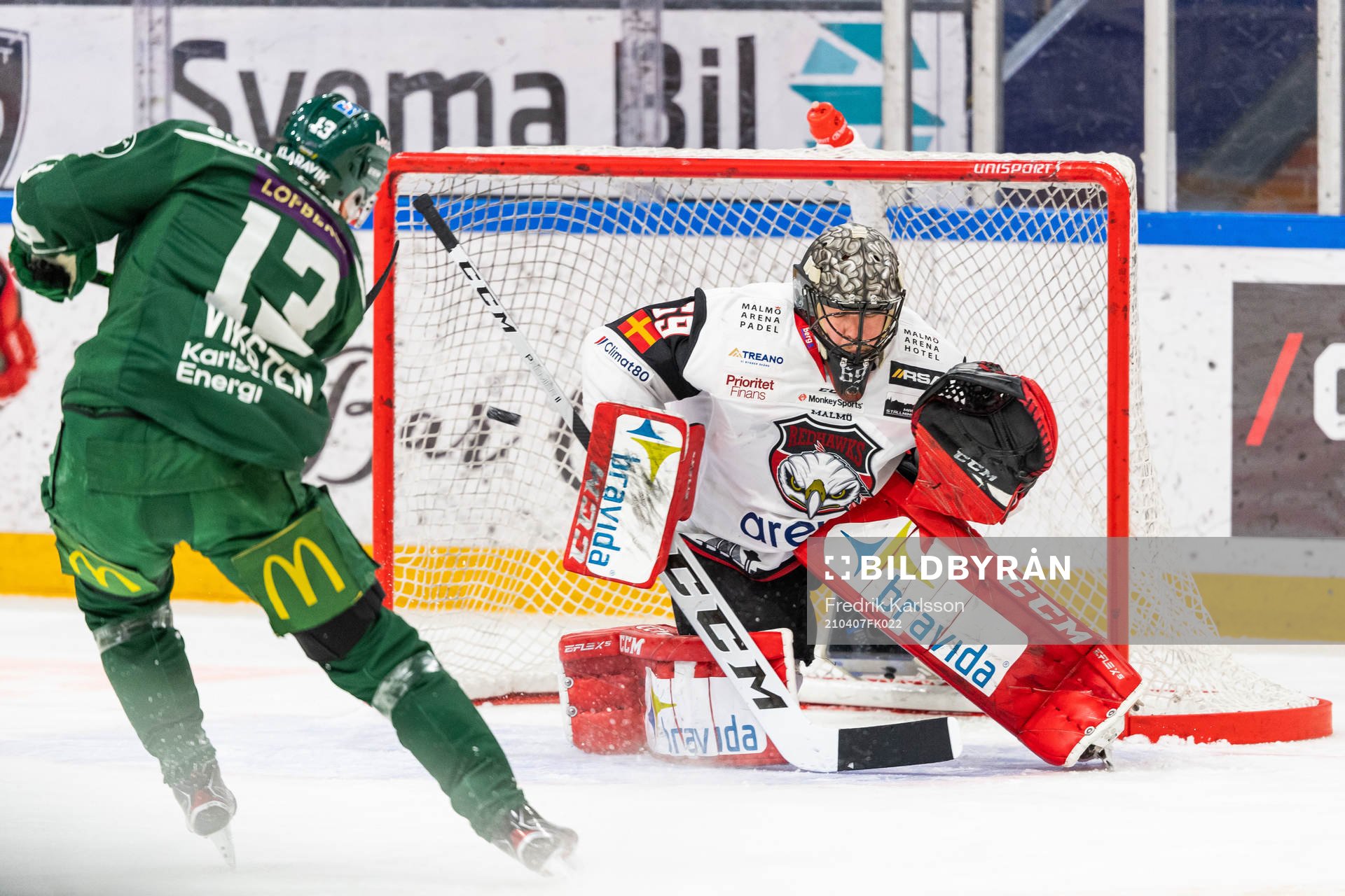 Färjestads Daniel Viksten gör 2-2 bakom Malmö Redhawks