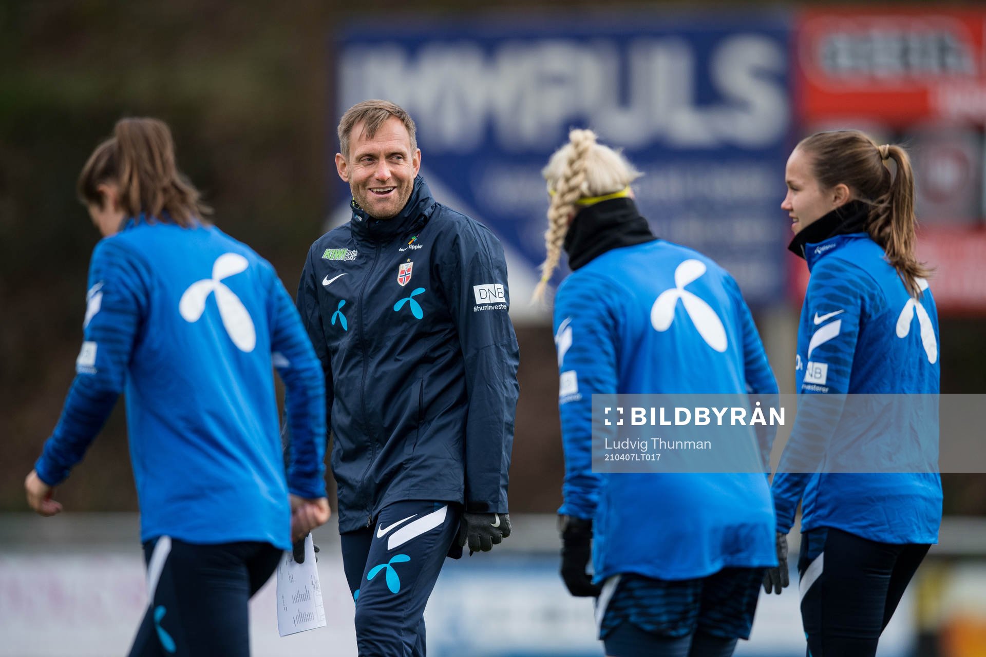 Coach Martin Sjögren of the Norwegian national football