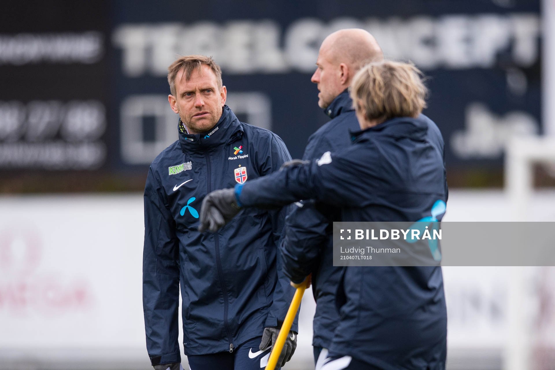 Coach Martin Sjögren of the Norwegian national football