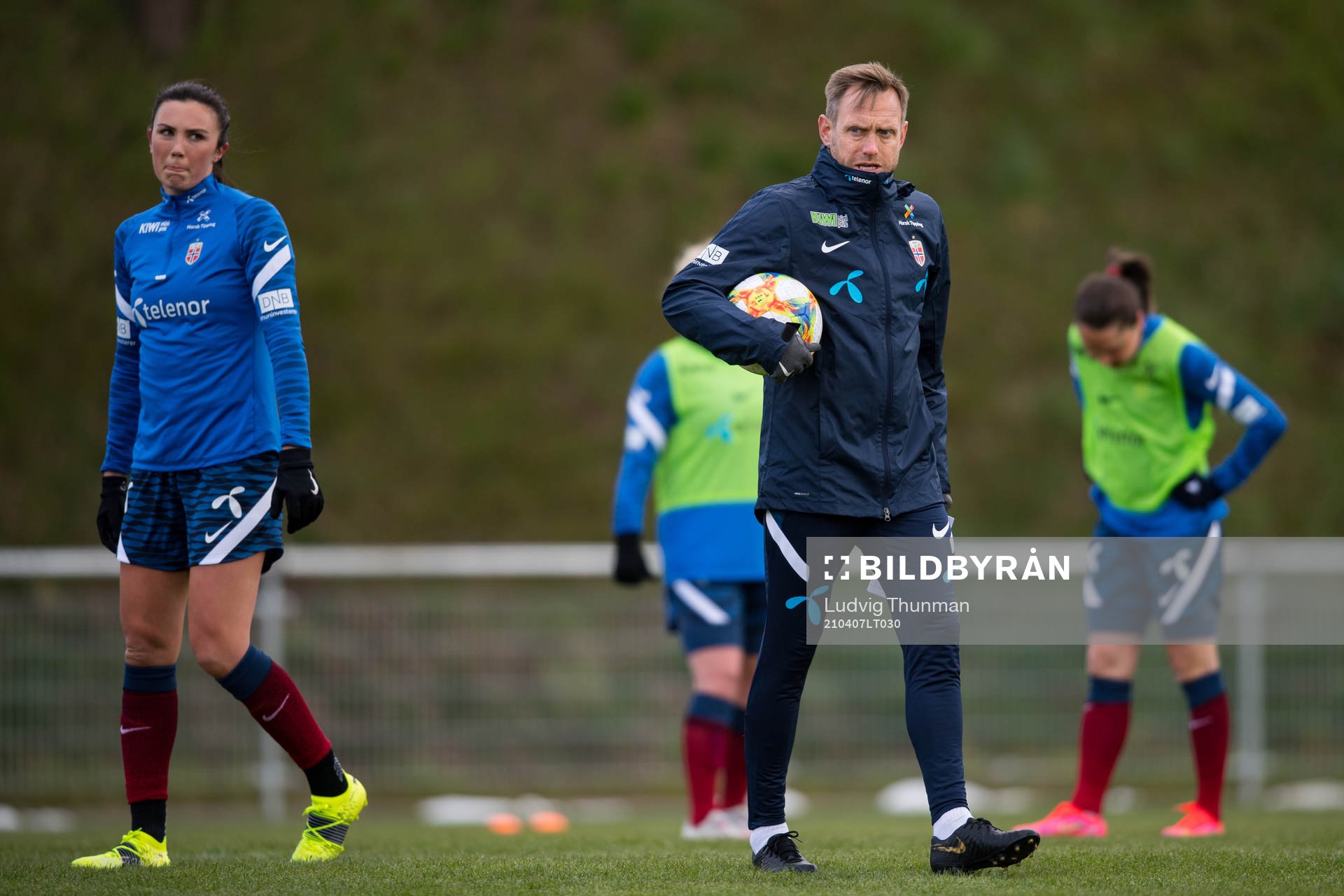 Coach Martin Sjögren of the Norwegian national football