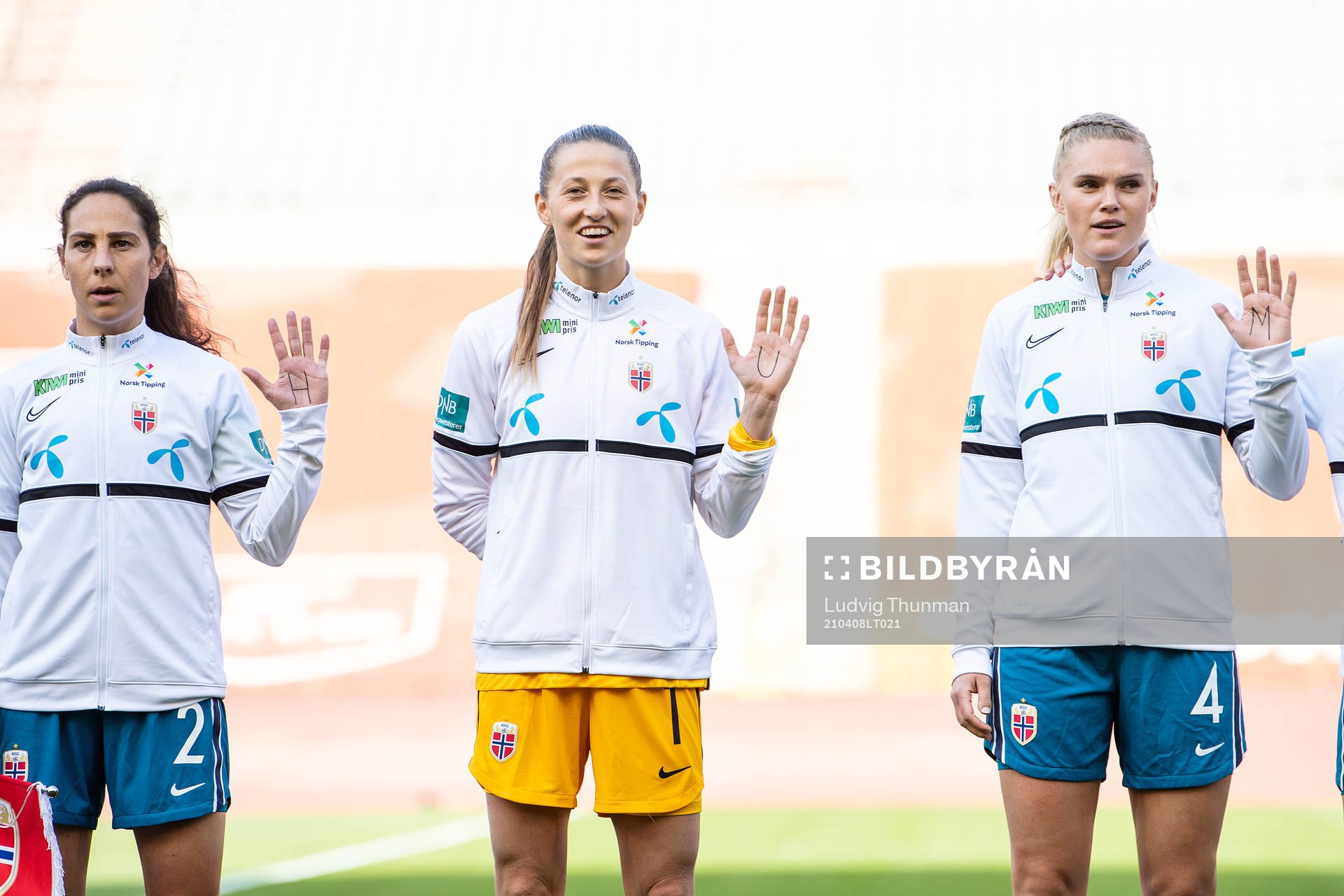 Ingrid Moe Wold, goalkeeper Cecilie Fiskerstrand and