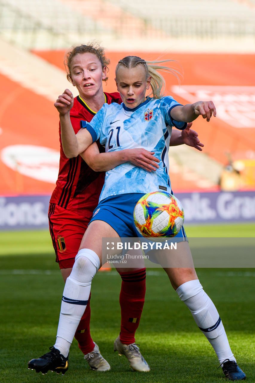 Karina Sævik of Norway and Charlotte Tison of Belgium