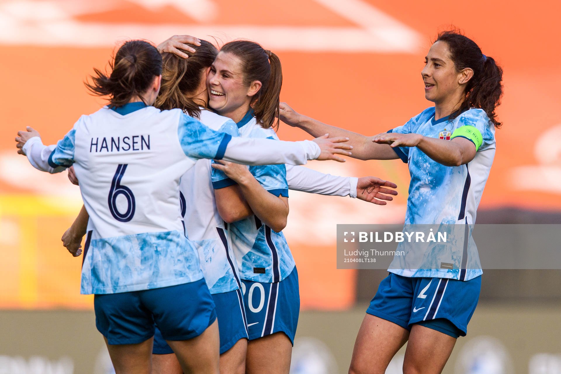 Tuva Hansen, Ingrid Moe Wold and Ingrid Moe Wold celebrate
