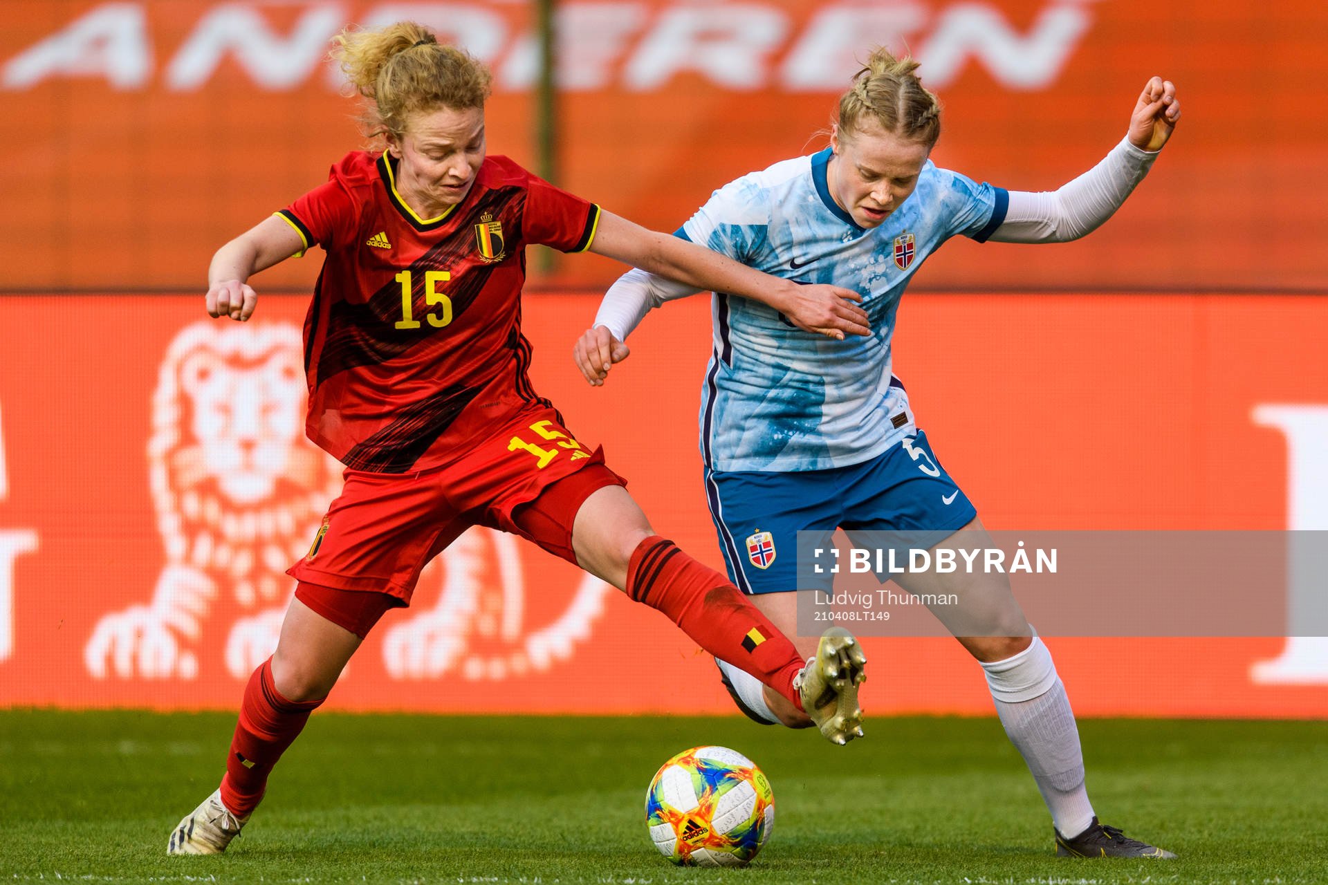 Charlotte Tison of Belgium and Julie Blakstad of Norway