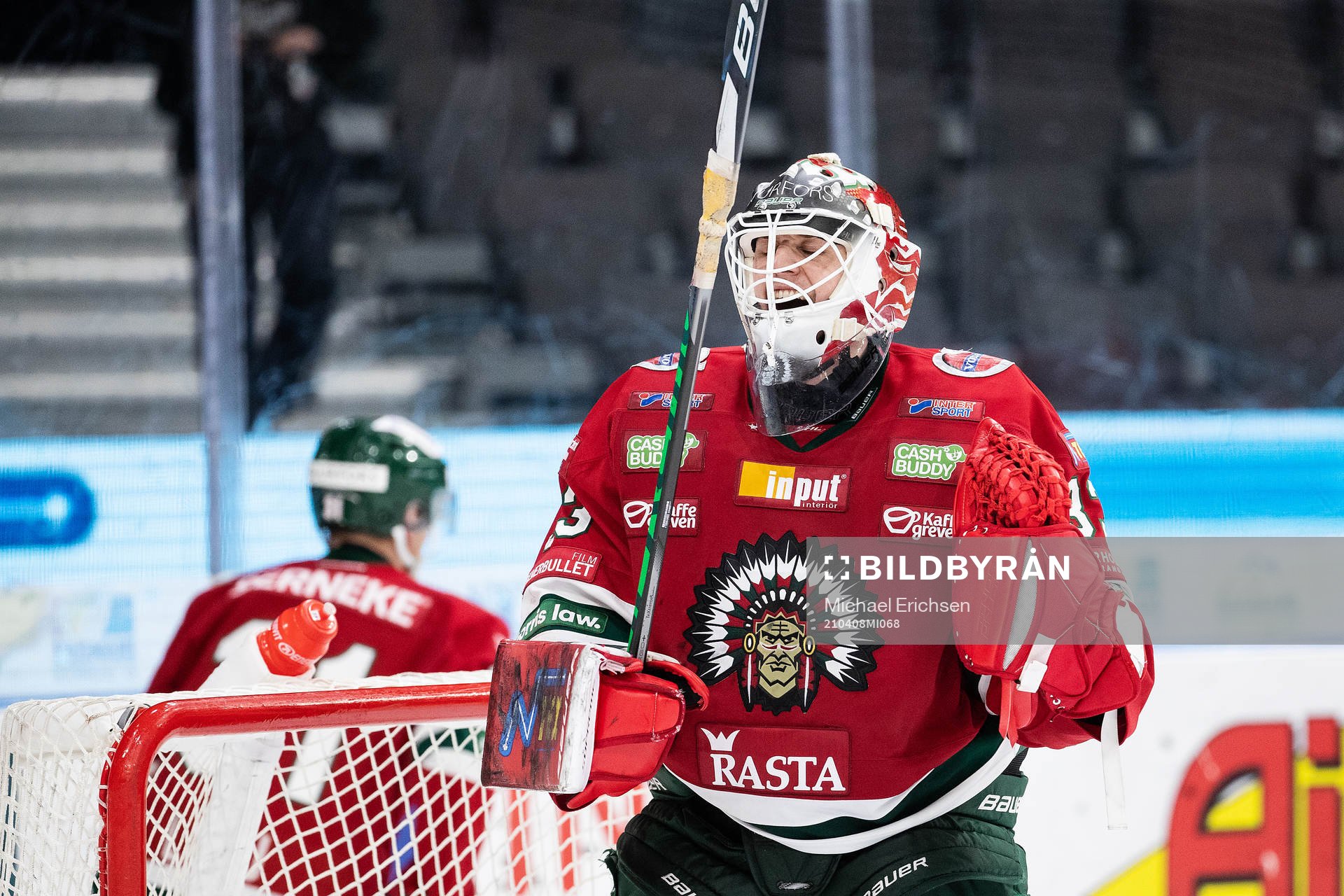 Frölundas målvakt Johan Mattsson jublar