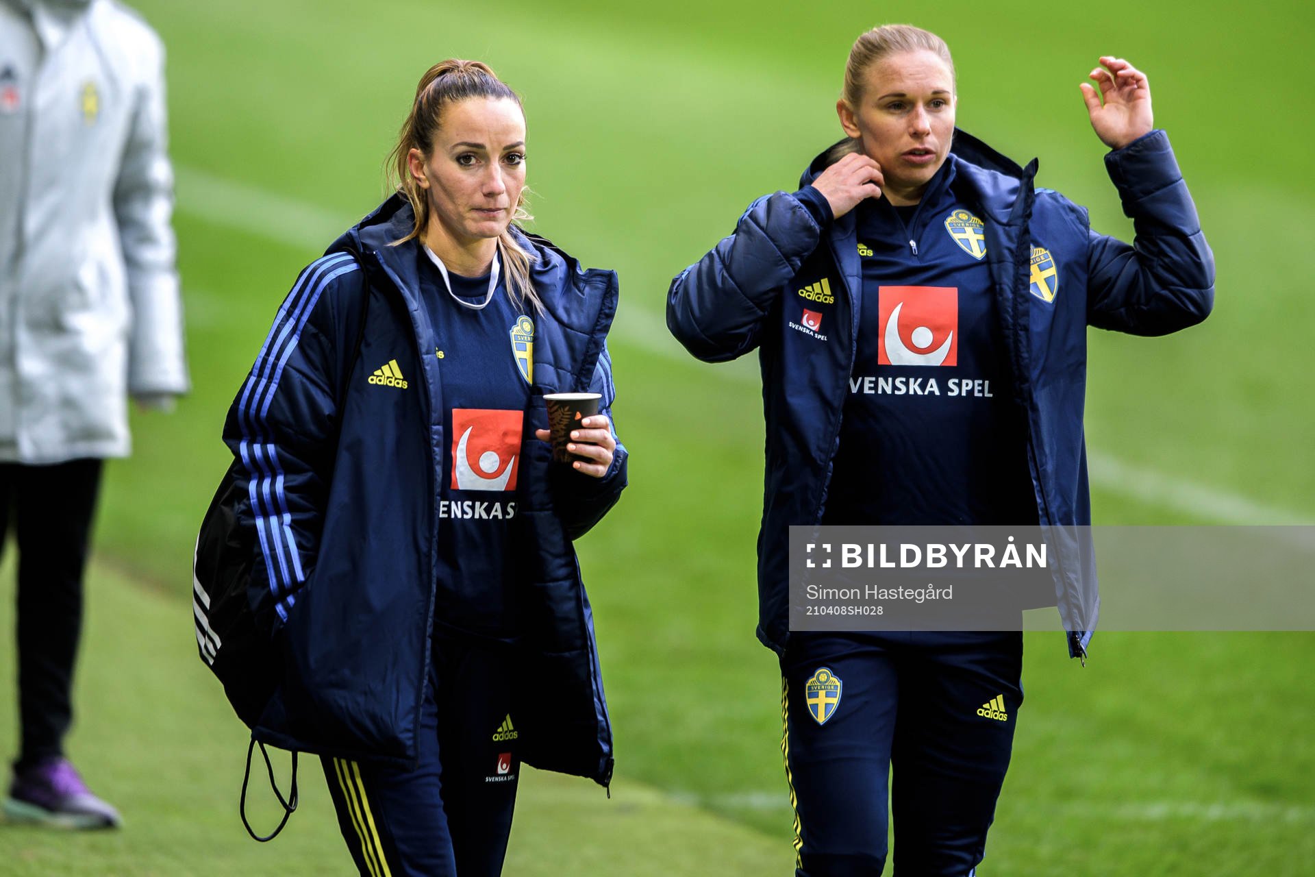 Kosovare Asllani and Jonna Andersson