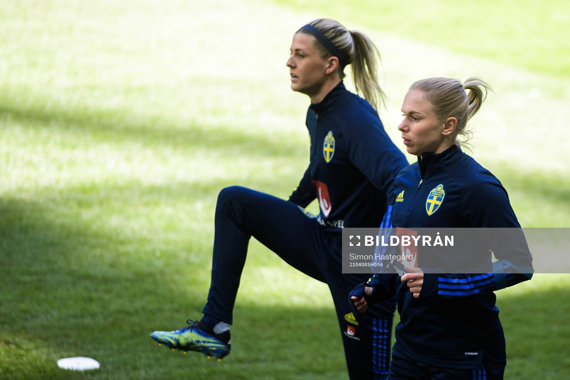 Olivia Schough and Jonna Andersson