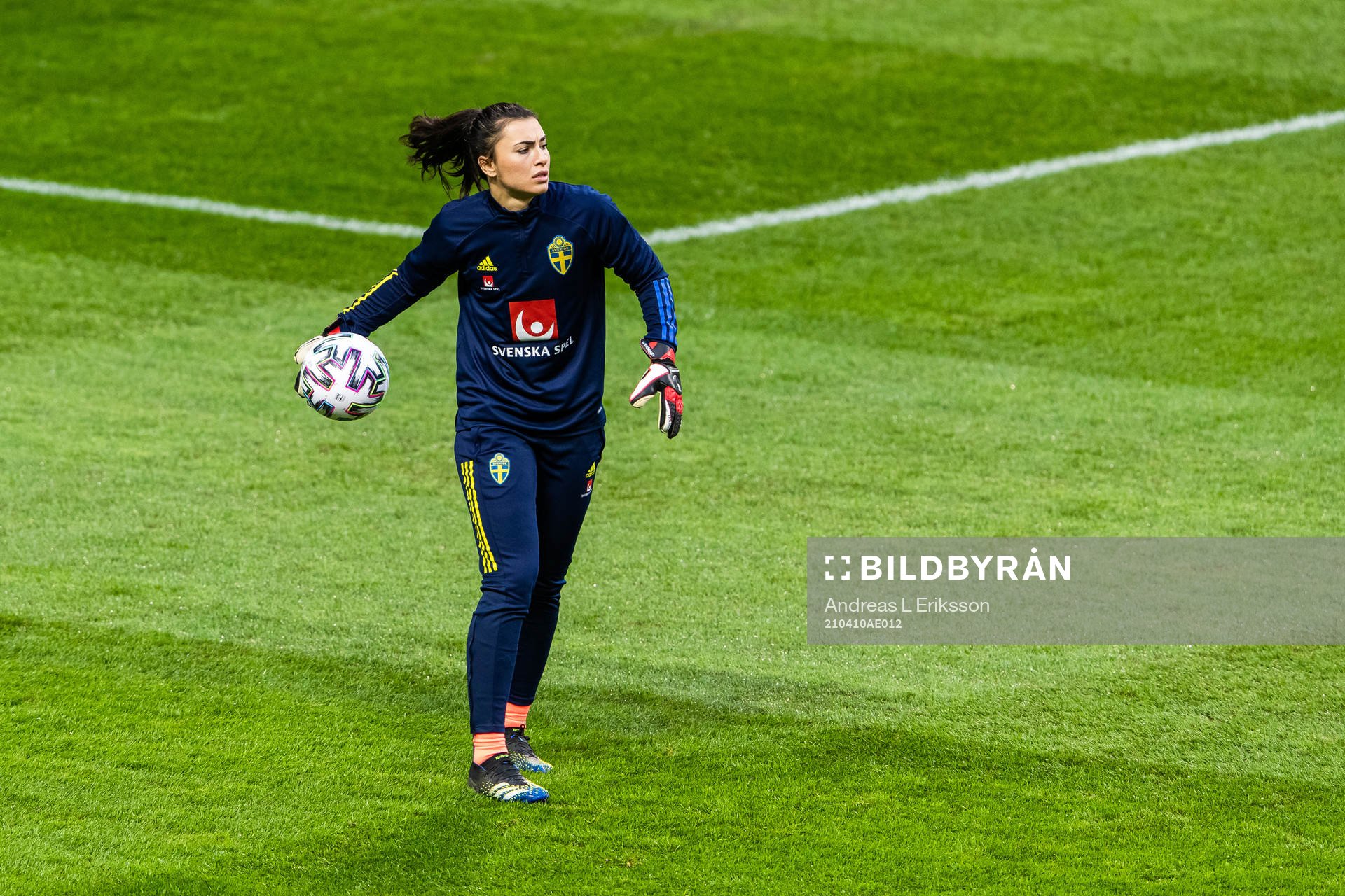 Goalkeeper Zecira Musovic of Sweden
