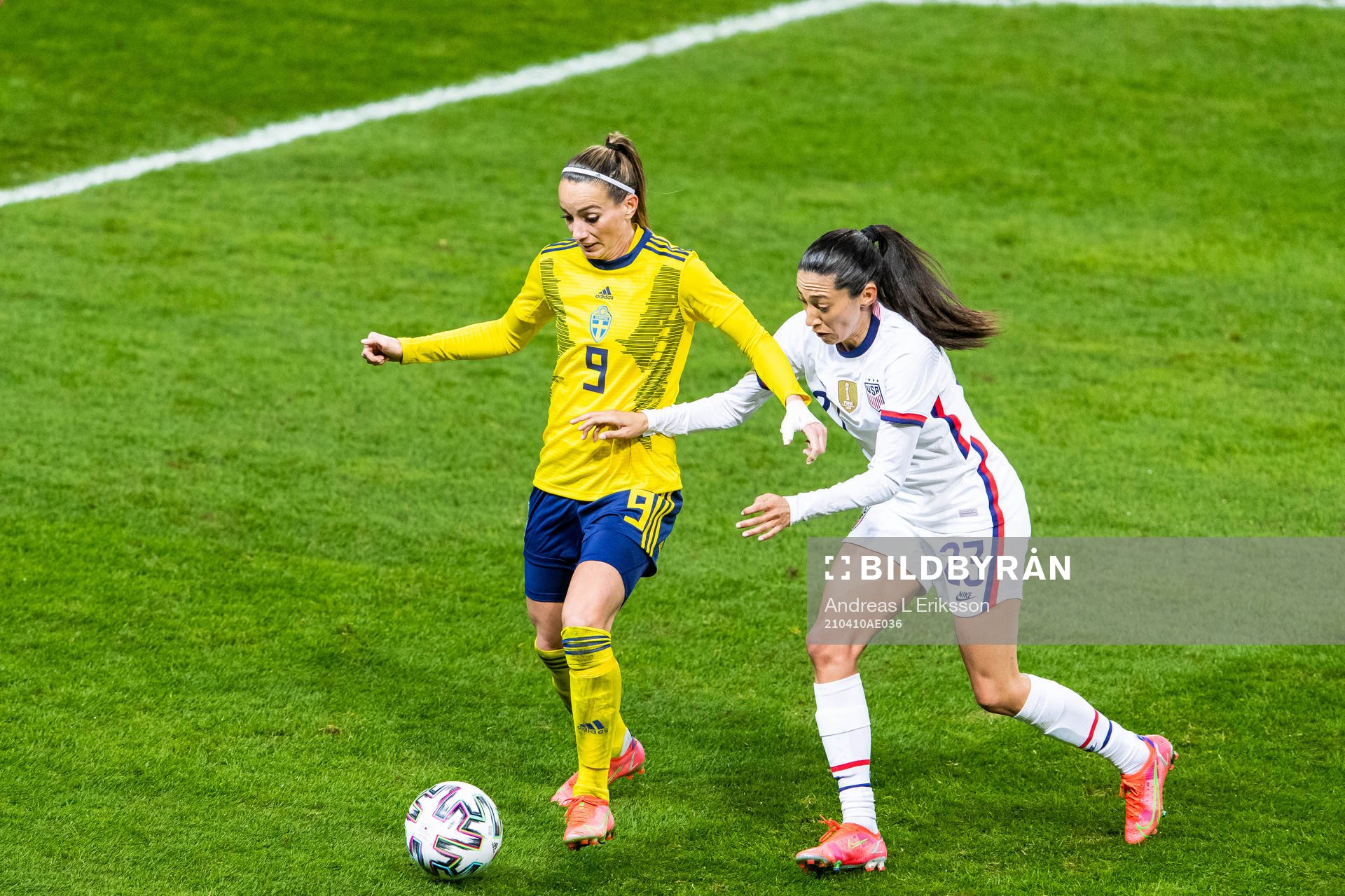 Kosovare Asllani of Sweden and Christen Press of USA
