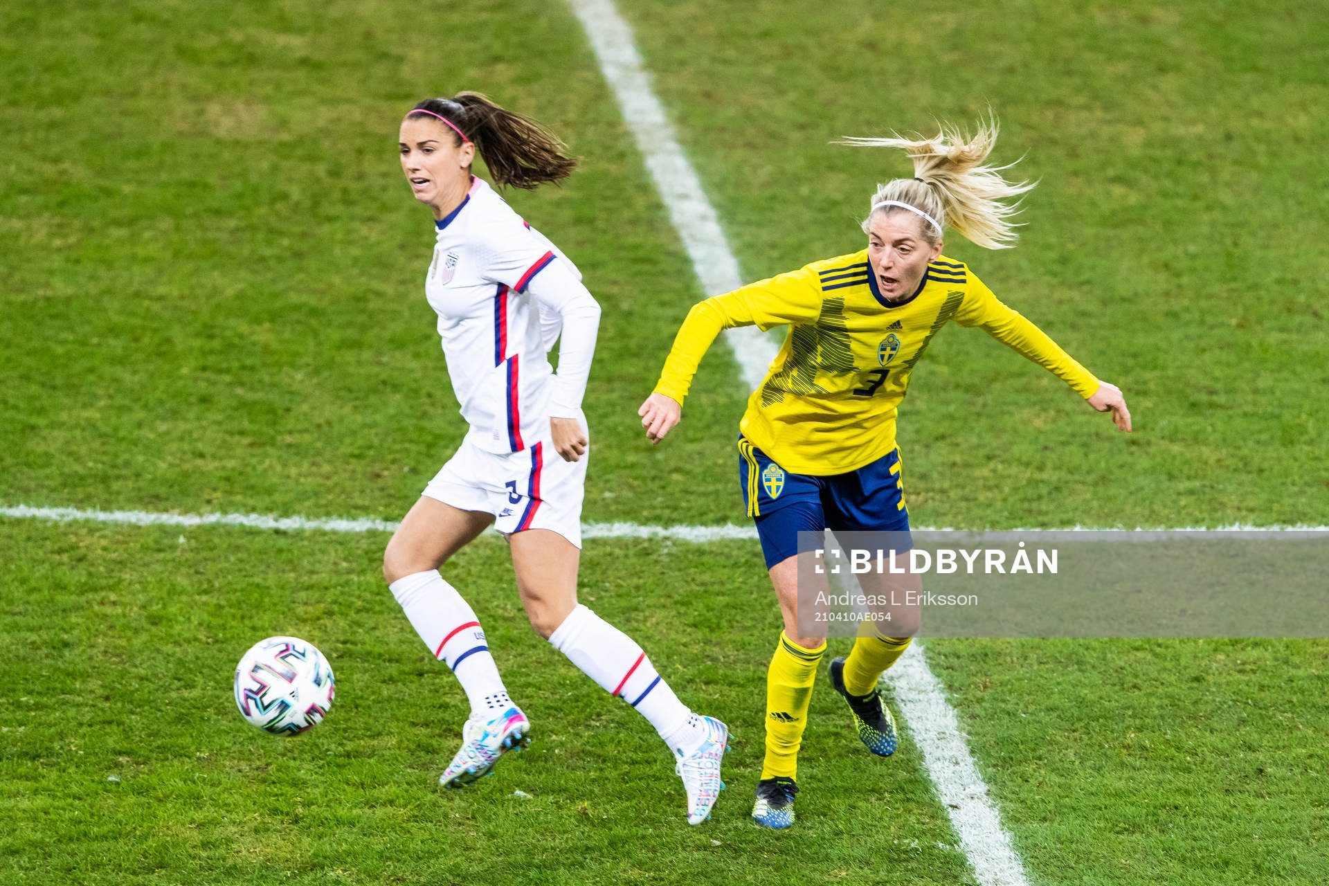 Alex Morgan of USA and Linda Sembrant of Sweden