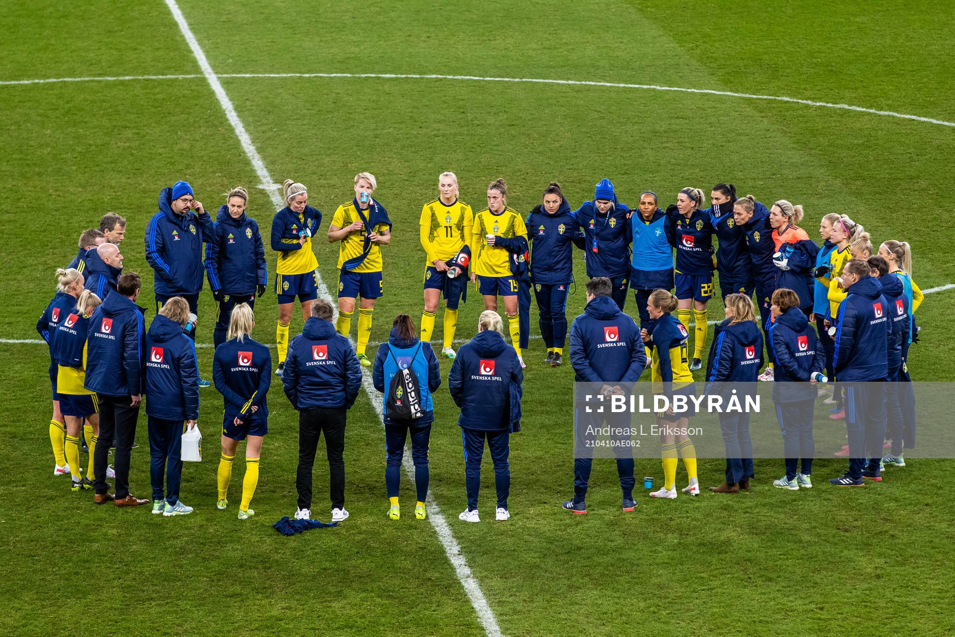 The team of Sweden gather