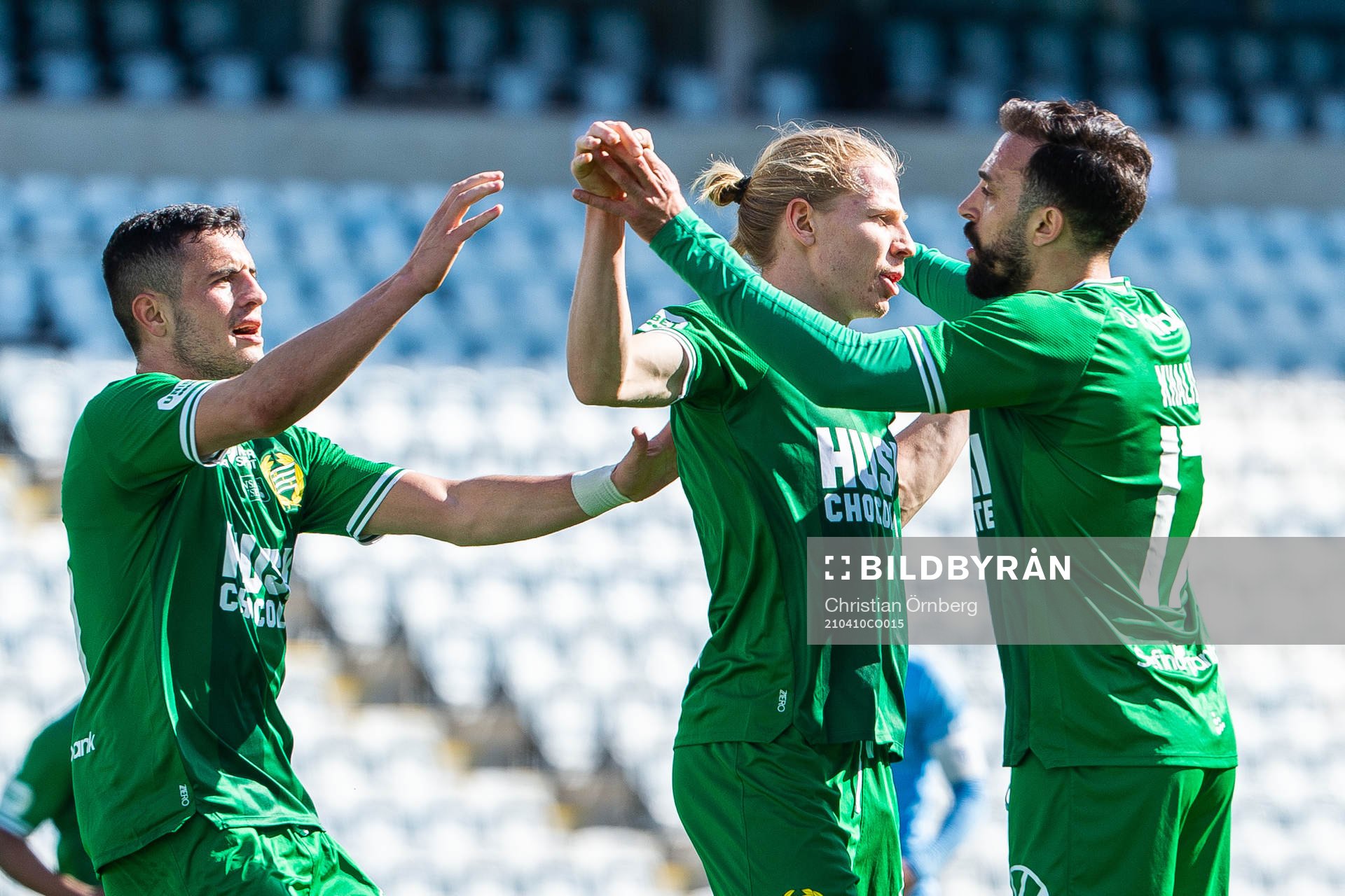 Hammarbys Gustav Ludwigson jublar med Abdul Khalili