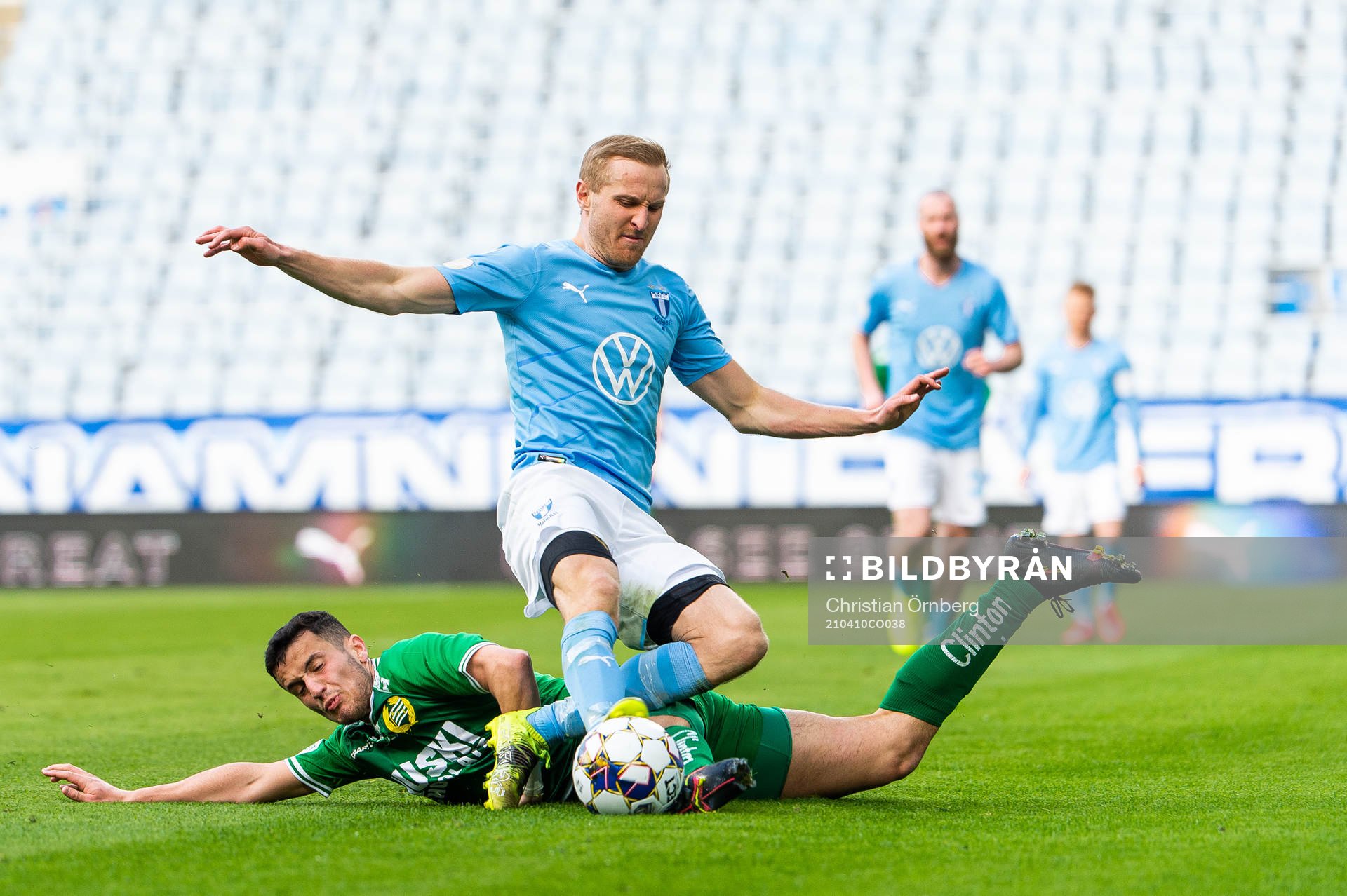 Malmö FFs Franz Brorsson och Hammarbys Astrit Selmani